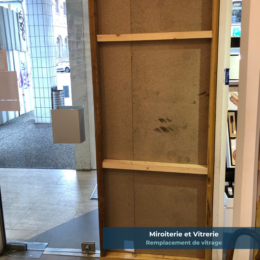Intervention sur mesure en Isère 🔧
Remplacement à l’identique d’une porte vitrée :
• Verre clair 10 mm
• Encoches et perçages sur-mesure
• Serrure haute + poignée traversante
✔️ Précision technique
✔️ Résultat parfaitement intégré
✔️ Intervention rapide
#verreidf #vitrage #portevitree #remplacement #retail #magasin #isere #chantier #savoirfaire #precision #btp