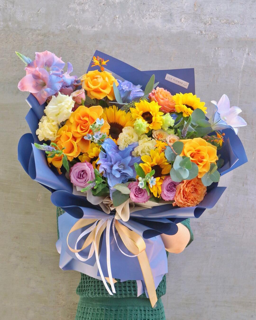Many designs of our Customised Flower Bouquets photos havenβt post π now can order from us
π² For enquirers and booking @ 92712311
#event-decoration #sgflowers #sgeventstyling #partysetup #sgweddingflowers
#singapore #sgflorist
#flowerbouquet
