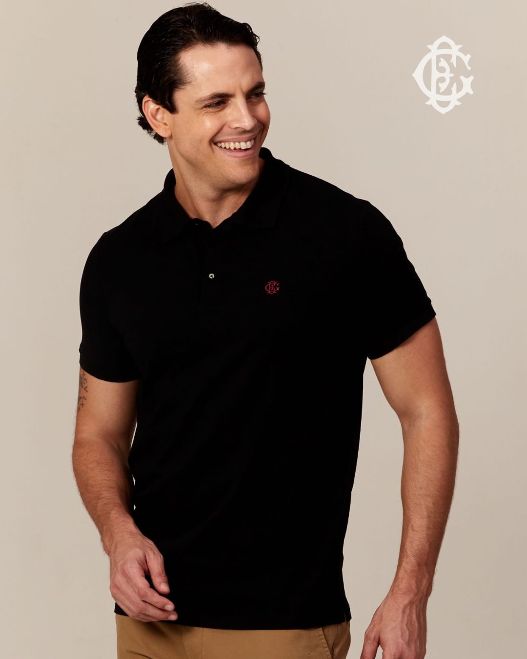 A polo Eduardo Guinle valoriza os detalhes: malha lisa soft que proporciona conforto, corte preciso e o brasão bordado que finaliza a peça com discrição.
Disponível em diferentes cores, é uma escolha versátil — ideal para o dia a dia ou para presentear com bom gosto.
📍 Shopping da Gávea — 2º piso
R. Marquês de São Vicente, 52, Loja 265A
#EduardoGuinle #PoloEG #ElegânciaDiscreta #EstiloMasculino #ModaMasculina #Menswear #ClássicoModerno #EstiloComPropósito