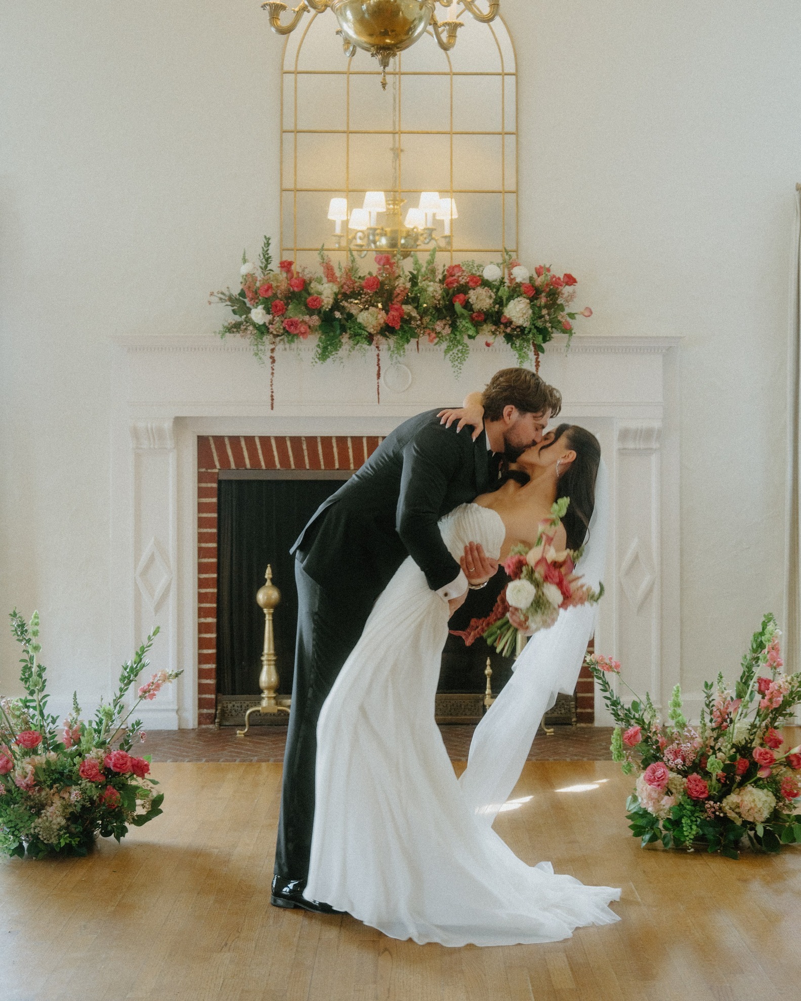 Begin your forever in a place where time stands still. 💍Memorial House is now booking prime dates for 2027. Visit the link in our bio to learn more and schedule a tour!
Photography: @mathisfilms
MUA: @marisarosemph
Florist: @rosieruefloralco
#utahweddings #utahweddingvenue #slcweddings #slcweddingvenue #utahbride
