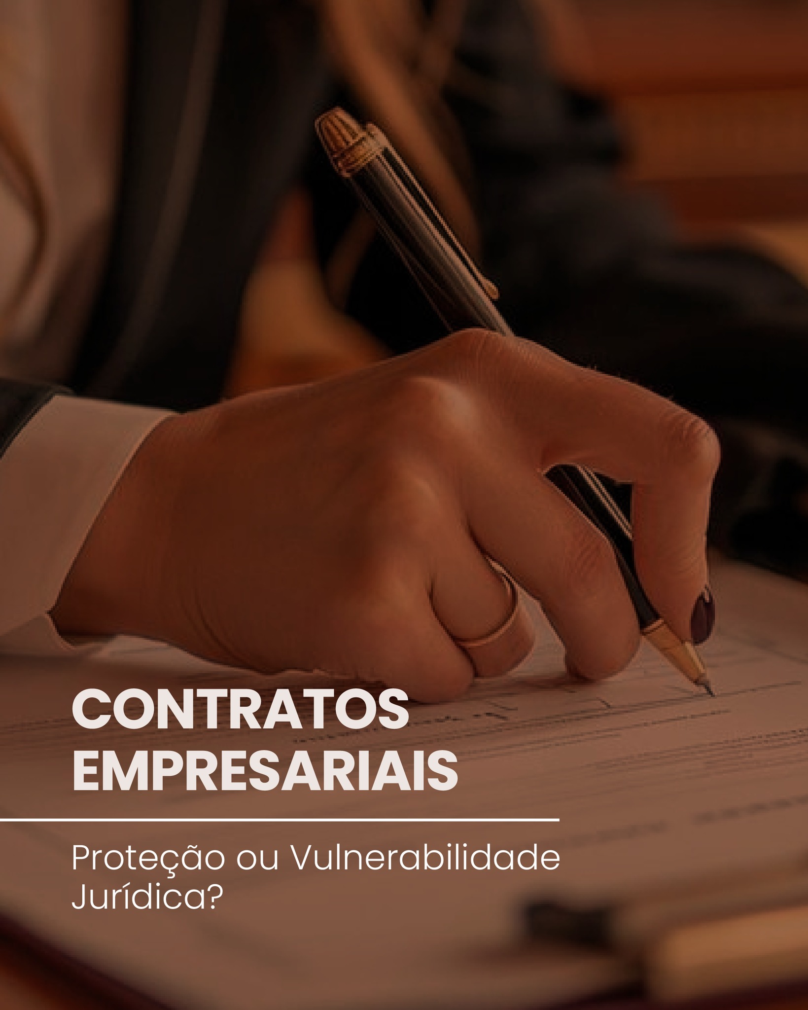 Contratos vão muito além da formalidade — são instrumentos de proteção e estratégia.
Quando mal estruturados, tornam-se fonte de risco e litígio.
→ Deslize para compreender os pontos críticos e como preveni-los.