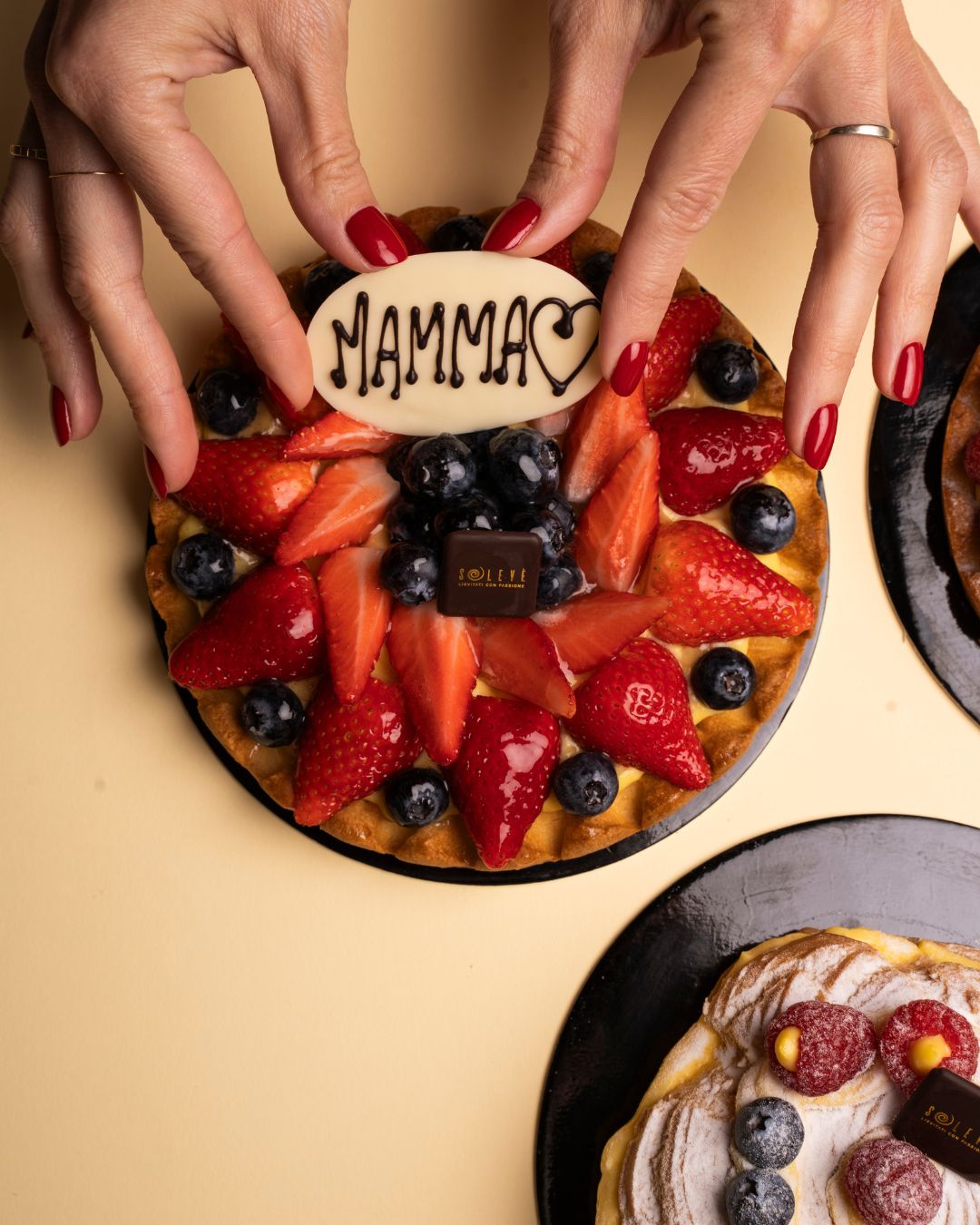 La Festa della Mamma si avvicina e da Solevè stiamo preparando qualcosa di speciale. 🤍
✨ Scrivici in DM o su WhatsApp se hai capito di cosa si tratta🌸:
📞 +39 331 258 8607