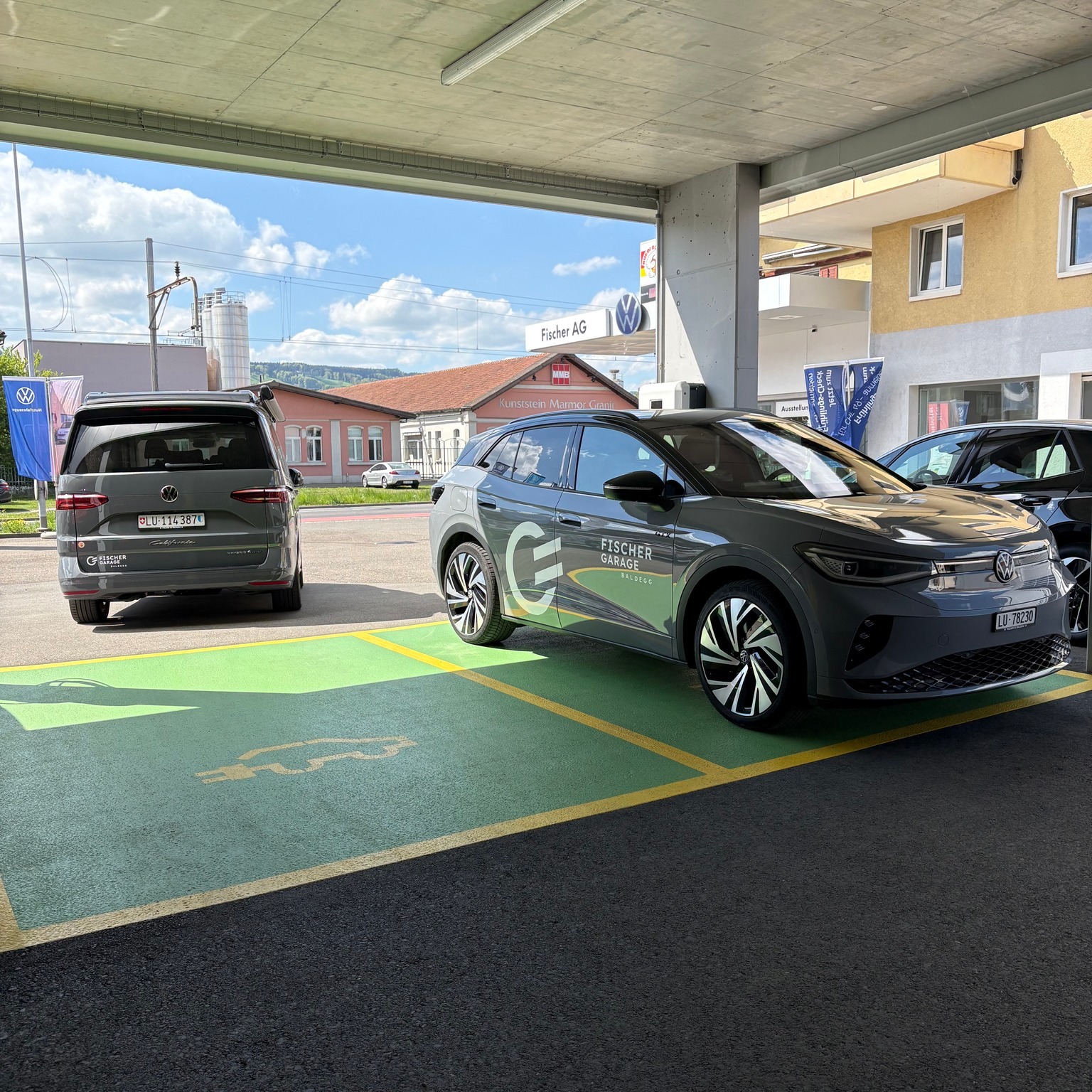 ⚡🔌 Elektromobilität einfach laden bei der Fischer AG Baldegg
Ob unterwegs kurz Energie tanken oder das Fahrzeug bequem laden – mit unseren DC- und AC-Ladestationen bieten wir flexible Lösungen für die Elektromobilität im Seetal und der Umgebung.
🔋 AC Laden
Ideal für längeres Parkieren, Werkstattbesuche oder Termine. Schonend, effizient und perfekt für den Alltag.
⚡ DC Schnellladen
Wenn es schneller gehen soll. In kurzer Zeit wieder bereit für die Weiterfahrt.
Wir schaffen Infrastruktur, die zur modernen Mobilität passt.
Weil echte Beziehungen auf Qualität bauen.
📍 Fischer AG Baldegg
#elektromobilität #ladestationen #vw #vwnf #fischeragbaldegg