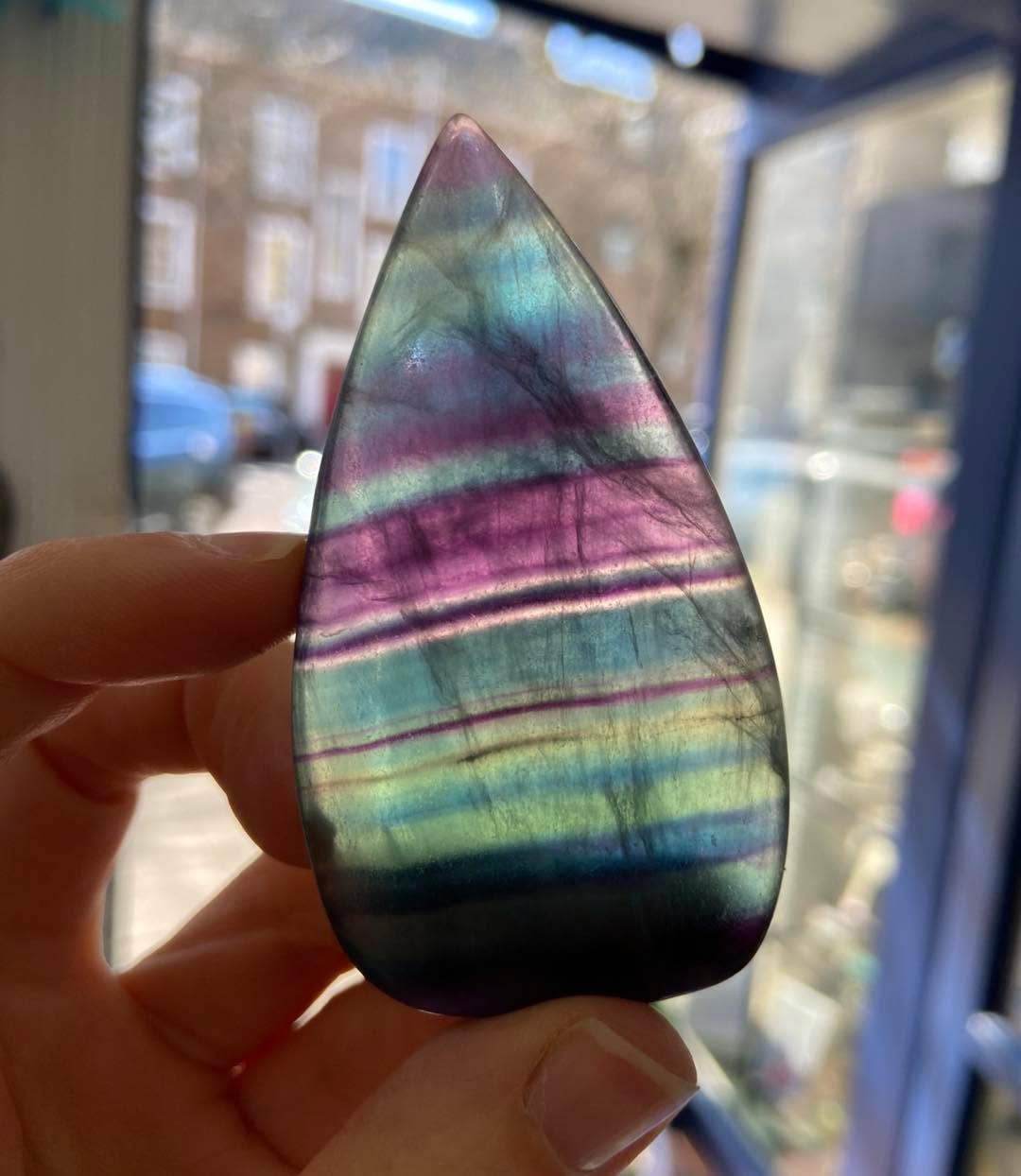 How beautiful do these Fluorite flames look in the sunshine? ✨🌞🔮
These are brand new from our latest delivery. Fluorite is associated with study and concentration, perfect for popping in your desk or study area
For more information or to purchase give us a message or comment down below
.
.
.
#crystalshopuk #fluorite #crystalmagic