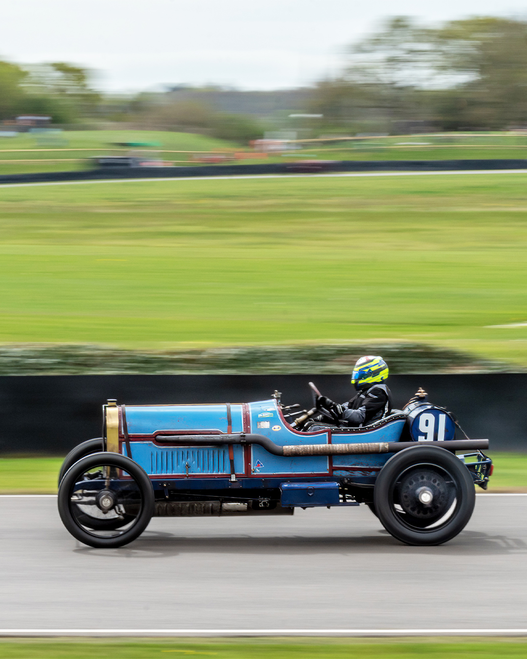 At Sunday’s 83rd Members’ Meeting, Kingsbury Racing’s Lewis Fox was out on the Goodwood track with a 1913 Peugeot Indianapolis – scoring a fantastic podium in race two.
The S.F. Edge Trophy consists of two races, both lasting five laps, with the final result determined by the combined results of races one and two.
Lewis took to the track in a 1913 Peugeot Indianapolis, battling similar machinery from the late Edwardian period. He scored fifth in the first race and a podium in the second race, crossing the line in third place. Overall, a combined result of fourth place, out of twenty-three entries was achieved.
Photography: @charles_woollam
#KingsburyRacing #83MembersMeeting #83MM #SFEdgeTrophy #GoodwoodMembersMeeting