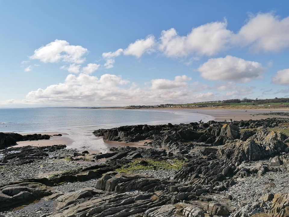 Clogherhead… where golden sands meet rugged rocks and endless sea views 🌊✨
This beautiful fishing village, set on a natural bay along the coast, is the perfect spot for a day by the sea. From peaceful walks along the Little Strand to family beach days on its Blue Flag shores, there’s something here for everyone 🏖️
Whether you’re exploring the rocky headland, enjoying the fresh sea air, or simply soaking in the views… it’s hard not to fall in love with this place 💙
https://www.sealouth.ie/clogherhead
Credit @visit.clogherhead
#SeaLouth #IrelandsAncientEast #KeepDiscovering #SeeEatAdmire #Clogherhead
