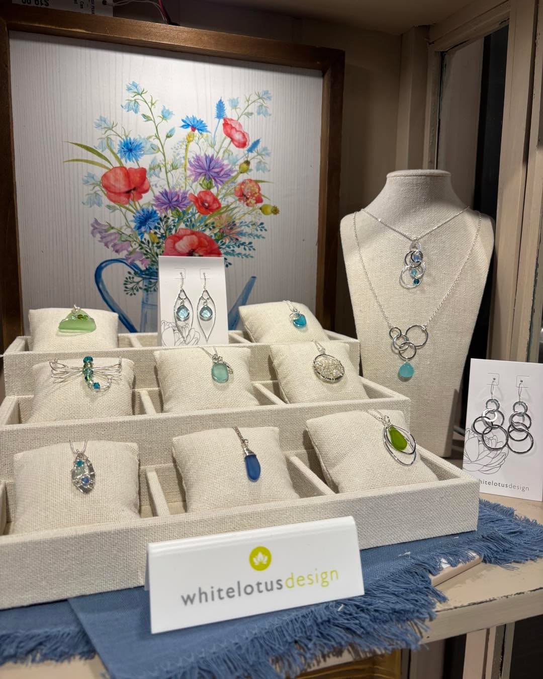 Inspired by the sea, made for everyday coastal charm 🌊
Handmade in Canada 🇨🇦 and restocked just in time for Mother’s Day! 💕
#mothersdaygiftideas #madeincanada #dartmouthns #shoplocal #localbusiness