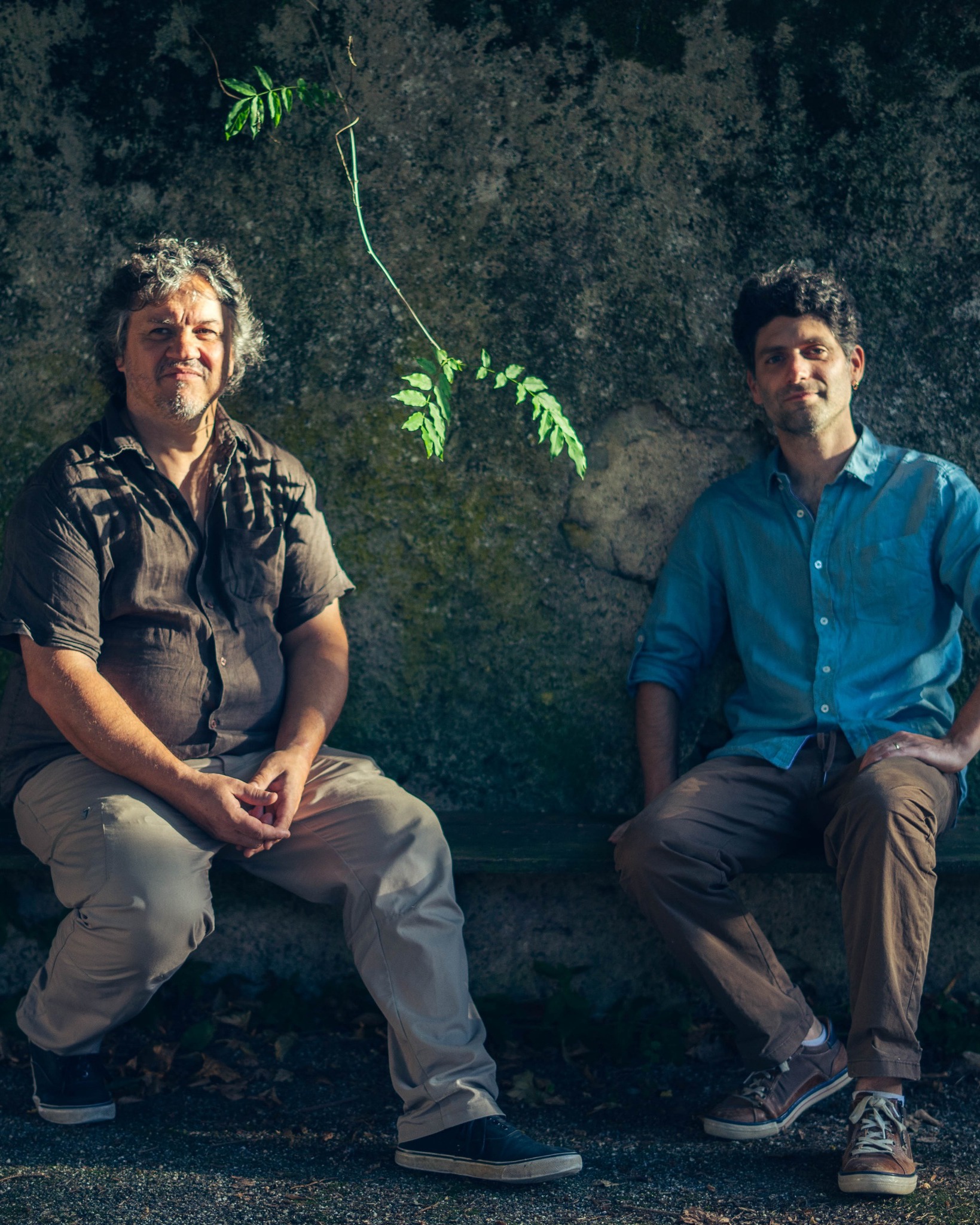 Elimberri, Azpeitia, 19 avril.
Le 19 avril dernier, Pantxix Bidart et @primaelmontgauzi étaient à Azpeitia, à la Sala San Agustin, pour leur concert Elimberri 🎶
Un concert en basque et en gascon, les langues natales des deux musiciens, où les chants et les histoires s’enchaînent naturellement… c'était un beau moment !
Merci au public présent pour l’accueil 🙌
#concert #elimberri #basque #gascon
