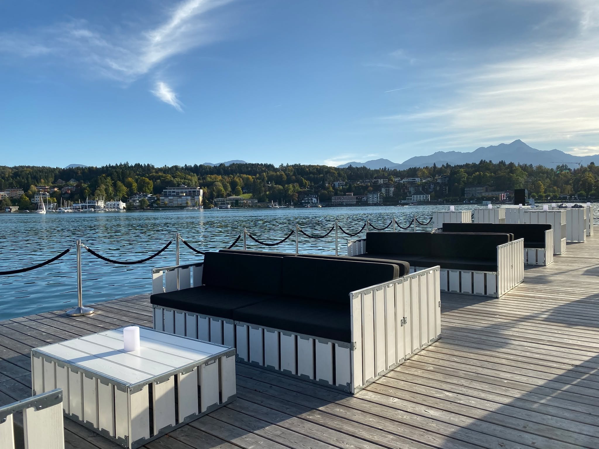 Unsere Creative Elements - Lounge Boxen eignen sich perfekt für Outdoor Veranstaltungen, Gartenfeste oder Firmenevents.
- innovatives Design
- 12 verschiedene Aufbauvarianten
- individuell anpassbar
- einzigartiges Klicksystem
➡️ https://eventshop.tirol/collections/creative-elements
#fantasyevents #fantasy #fantasyeventengineering #eventengineering #tirol #topservice #professionell #zuverlässig #events #loungebox #creativeelements #outdoorevents #sommerevents