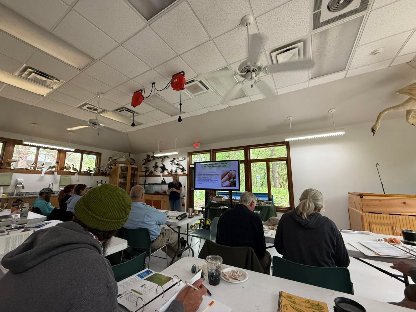 This week we kicked off our first SAV Seekers training! Over 20 participants joined us for part 1 of a 2 part training at the @delnature.abbotts. We were able to cover SAV basics, identification, and how to collect data. Part 2 will get trainees on the water to test using equipment and put their new SAV ID skills to the test.
Interested? Stay tuned for more updates and training opportunities! Check out DelawareSAV.org/volunteer for more details.