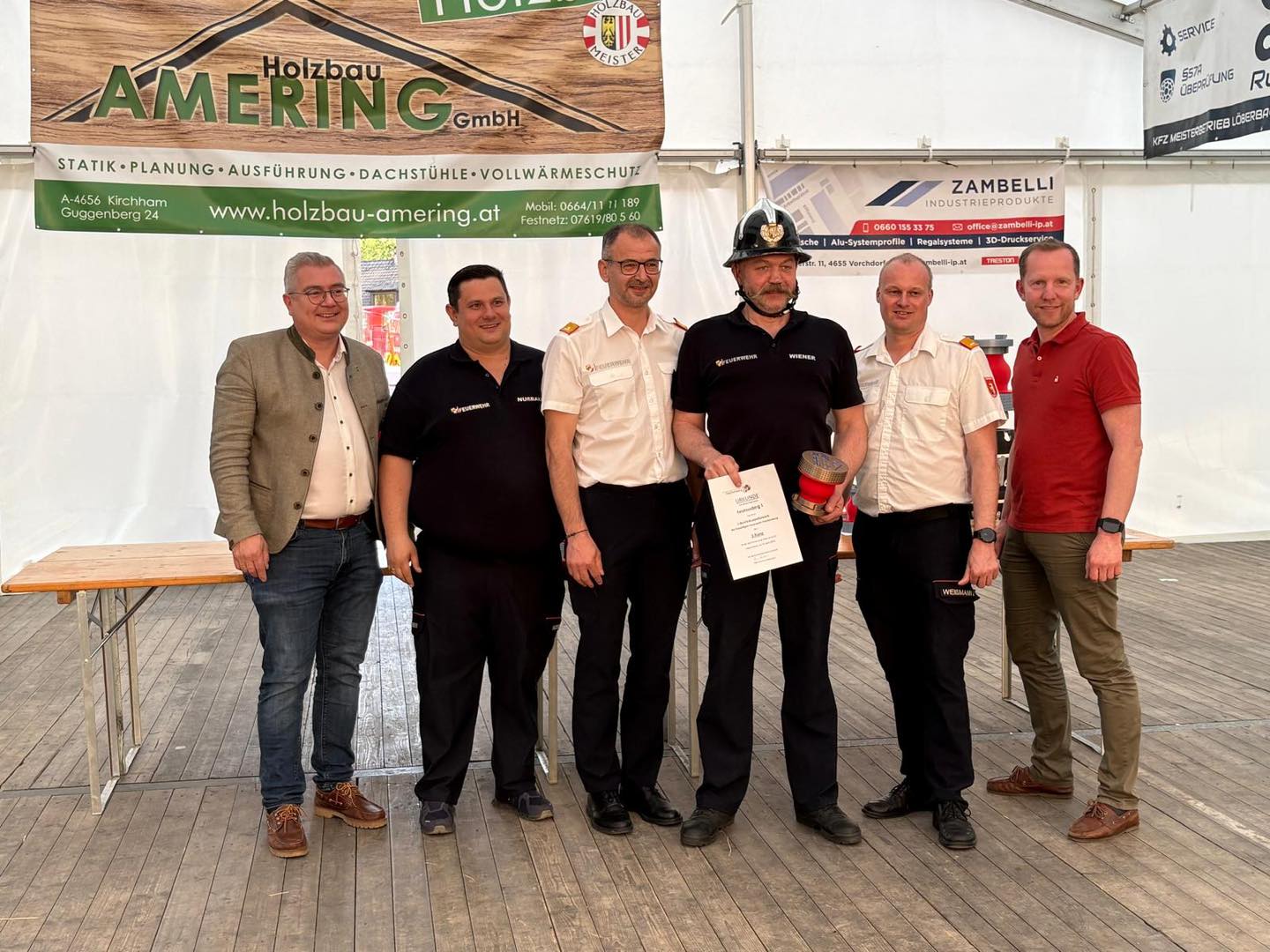 Bezirkskuppelcup in Feichtenberg: Feuerwehrsport, Stimmung & echtes Miteinander 🚒☀️
Ein rundum gelungenes Wochenende liegt hinter der FF Feichtenberg: Beim Bezirkskuppelcup in der Hagenmühle zeigten zahlreiche Bewerbsgruppen gestern beeindruckende Leistungen und sorgten für spannenden Feuerwehrsport auf höchstem Niveau. Bei der anschließenden Siegerehrung und der Party am Abend wurde noch ausgiebig gefeiert.
Heute ging das Fest mit einem gemütlichen Frühschoppen mit der Fleischbeng Musi in die Verlängerung – bei bestem Wetter, großartiger Stimmung und vielen Besucherinnen und Besuchern.
Mit dabei waren auch die Mitglieder des Gemeindevorstandes der ÖVP Kirchham: Bürgermeister Ingo Dörflinger, Vizebürgermeister Christian Brunner, Gemeindevorständin Gabi Medl und Gemeindevorstand Anton Pühringer.
Ein großes Danke an alle Helferinnen und Helfer für die perfekte Organisation – ein perfektes Wochenende für Feichtenberg und ein starkes Zeichen für gelebten Zusammenhalt in unserer Gemeinde.
#kirchhamunddaslebenistschön