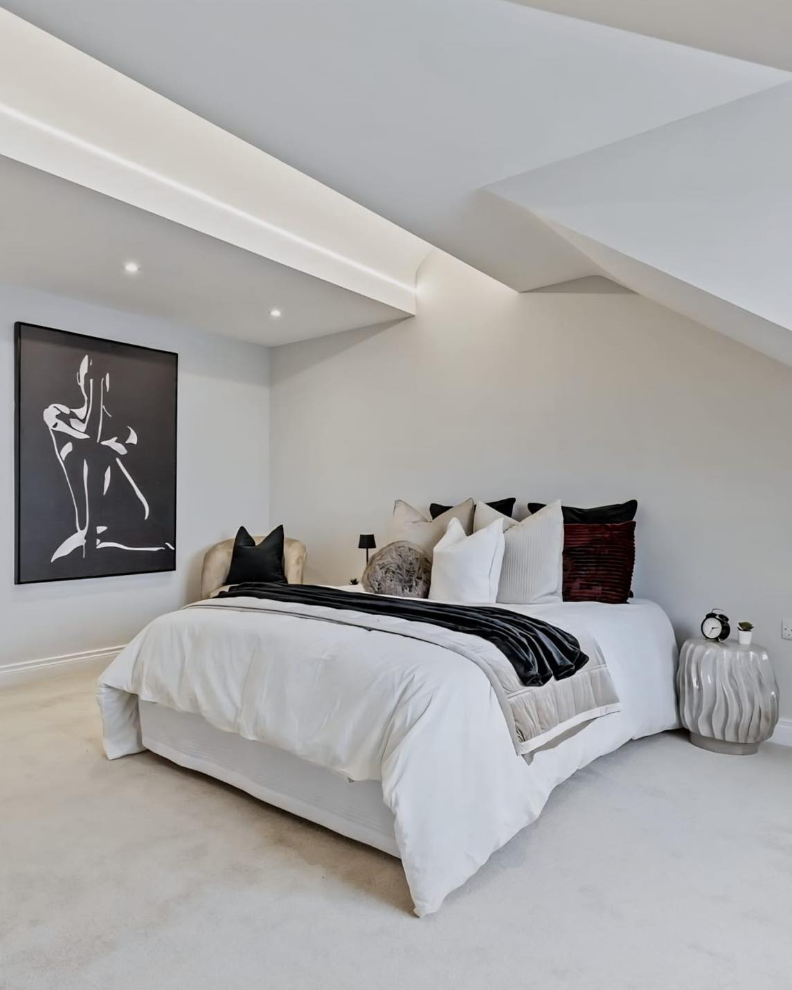 ✨ Calm. Neutral. Inviting. ✨
A beautifully staged bedroom that feels bright, spacious, and effortlessly elegant 🏡
It’s all about creating a space buyers can instantly picture themselves in — and this one does just that.
Thinking of selling? First impressions matter.
🌐 www.bespokestagingni.com
💬 Free consultation available
#HomeStaging #BedroomGoals #PropertyNI #InteriorStyle #BespokeStagingNI #HouseForSale #NIHomes