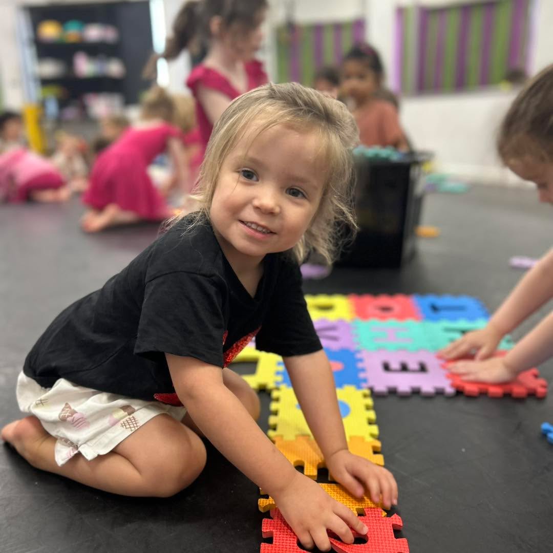What a week! 💫 Here’s a little photo dump from another AMAZING school holiday program 🎉
Thanks to all the dancers who joined us – we loved having you! Bring on the next one! 💃
#schoolholidays #kidsdanceclasses #udp #perthdance #como #universaldanceandperformance #dancefriends #southperth #holidayfun #minisdanceclub #schoolholidaysperth