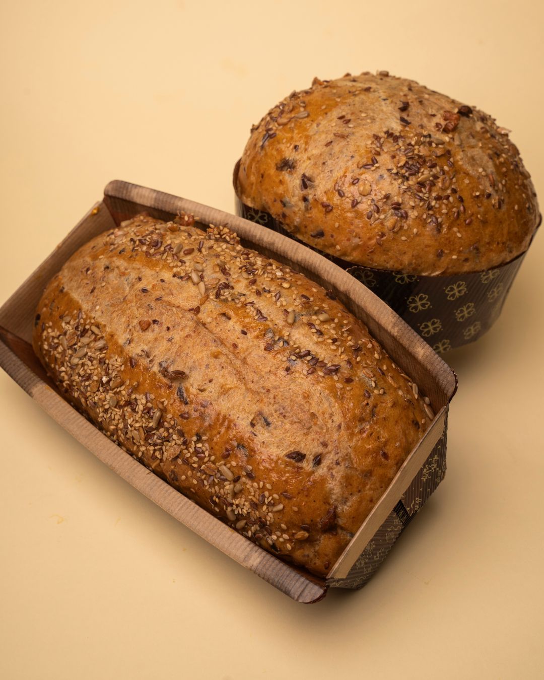 Per gli amanti del salato, c’è qualcosa di speciale. 🤍
Il nostro panettone salato noci e olive è soffice, gustoso e sorprendente ad ogni fetta.
Un lievitato fresco, profumato, perfetto quando hai voglia di qualcosa di diverso dal solito.
✨ Scrivici e passa a ritirarlo quando vuoi
📞 +39 331 258 8607
📍 Via Pastrengo 58, Moncalieri