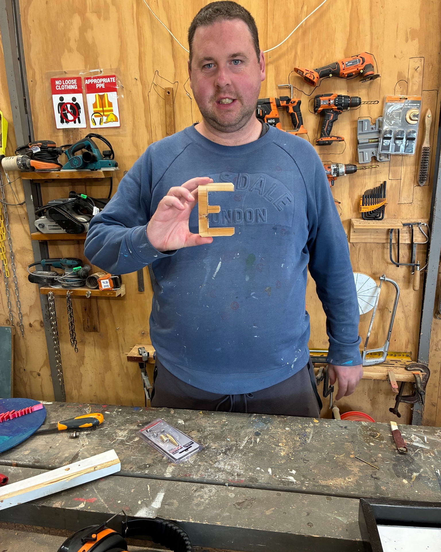 ✨ Woodwork Wednesday ✨
Brennan's making another plaque -- this week he's been getting the letters taking great care on the bandsaw to get them just right.
#GoulburnOptions #BiggestLifePossible #DisabilitySupportServices #DisabilitySupport