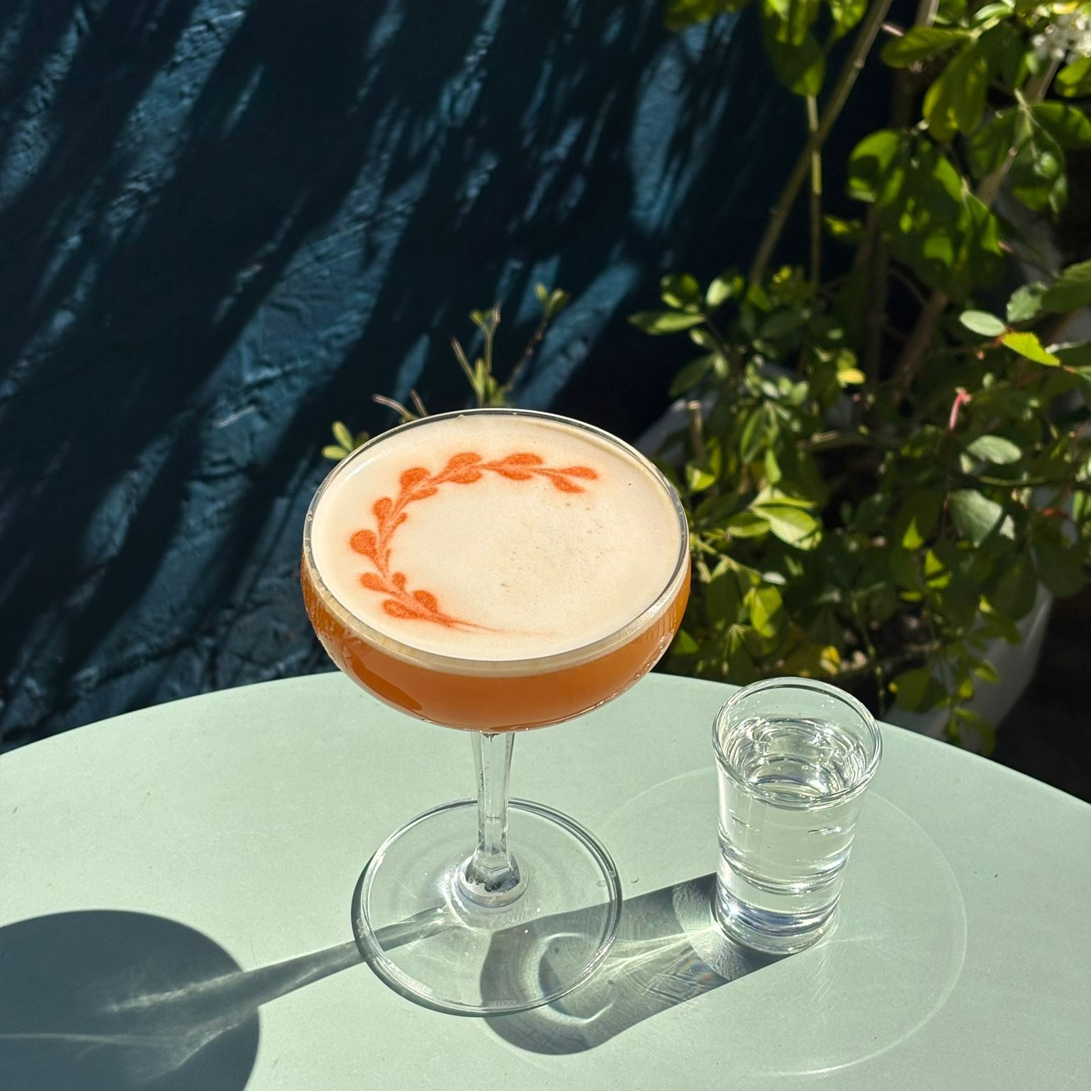 The weekend is here, the sun is shining at The Kings Arms.
We warmly invite you to join us and enjoy a relaxed dining experience, whether you are joining us for our freshly prepared Fish & Chips, a beautifully cooked Mixed Grill of Lamb, or something a little lighter such as our classic Caesar salad.
Or just fancy a Pornstar Martini in the sunshine then come on down and take a moment to unwind, enjoy the sunshine, and allow our team to look after you.
We look forward to welcoming you 🌤️