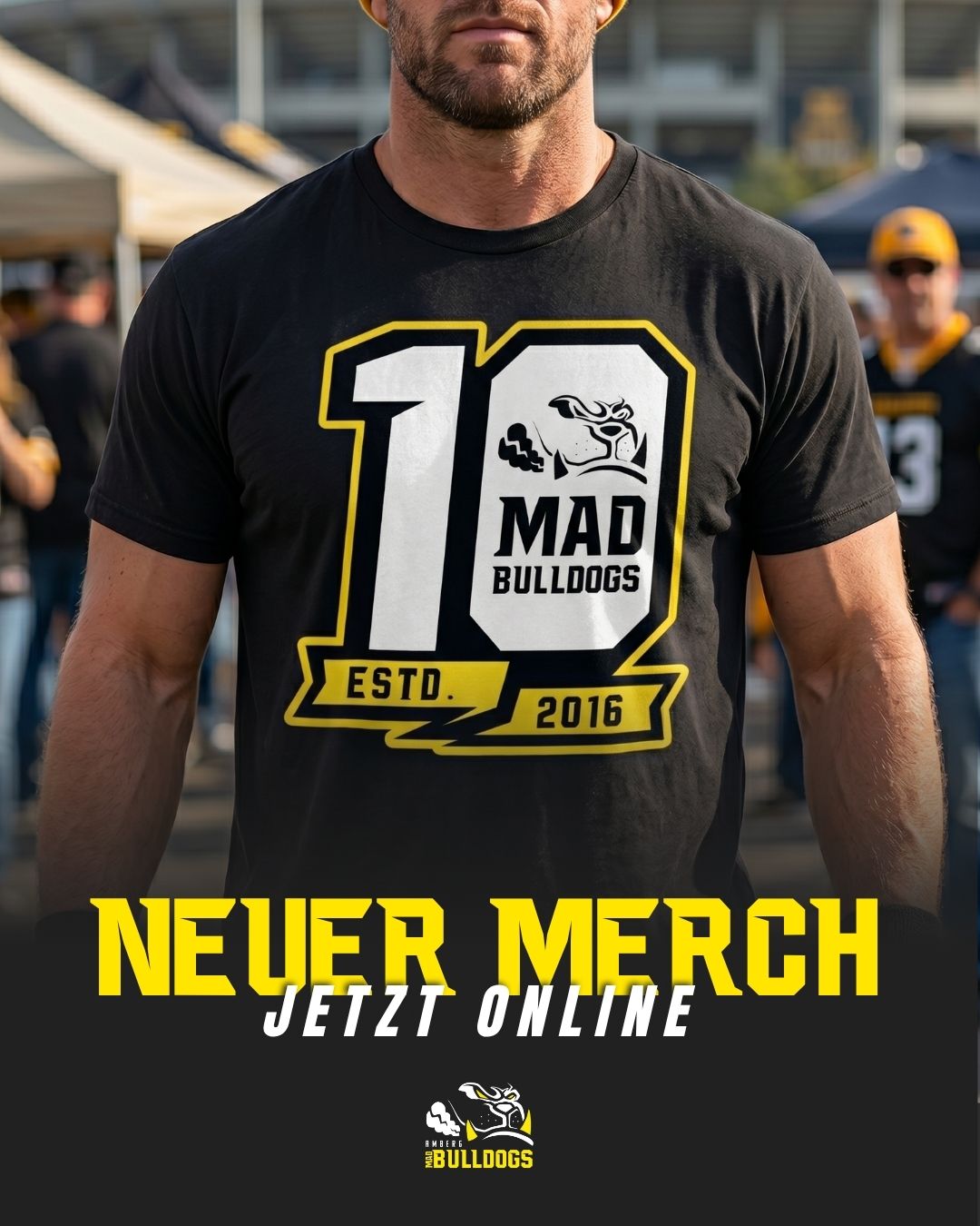 Unser exklusives 10-Jahre-Jubiläums-Shirt ist ab SOFORT im Onlineshop verfügbar! 🥳
Feiere ein Jahrzehnt Leidenschaft für die Mad Bulldogs mit diesem Must-Have für jeden echten Fan!
Das Shirt überzeugt durch:
🏈 Exklusives Jubiläumslogo: Zeige deine Treue zum Team!
🏈 100% reine Baumwolle: Unschlagbar weicher Tragekomfort, den ganzen Tag über.
🏈 Klassischer Rundhalsausschnitt: Ein zeitloser Look, der zu allem passt.
🏈 Angenehme Passform: Sitzt perfekt und bietet volle Bewegungsfreiheit – nicht nur im Stadion!
Sichere dir jetzt dein Stück Mad Bulldogs Geschichte und zeige Flagge! 🔥
👉 madbulldogs.com/shop
#MadBulldogs #MadBulldogsFootball #10JahreLeidenschaft #JubiläumsShirt #Merch