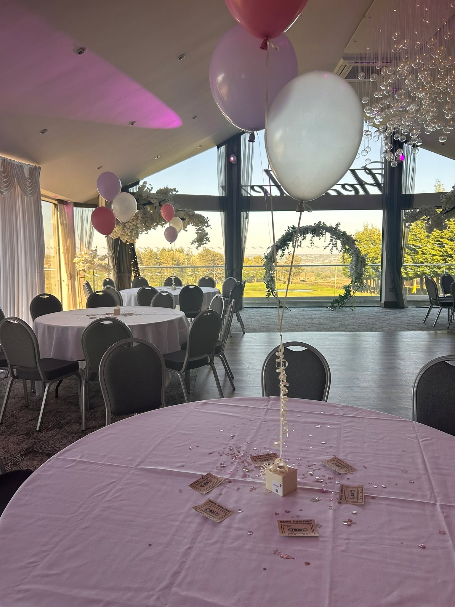 Not every party needs fireworks to feel unforgettable 🥂
This is your sign that a “basic” set up can still look brilliant, because the venue is doing what it does best: big windows, big views, big atmosphere!
We can work with any budget and build something that feels intentional, polished, and photo-ready - whether that’s balloons and table touches, or the full works.
If you’re planning a special occasion, drop us a message and we’ll show you options that fit your wallet and your vision 💗