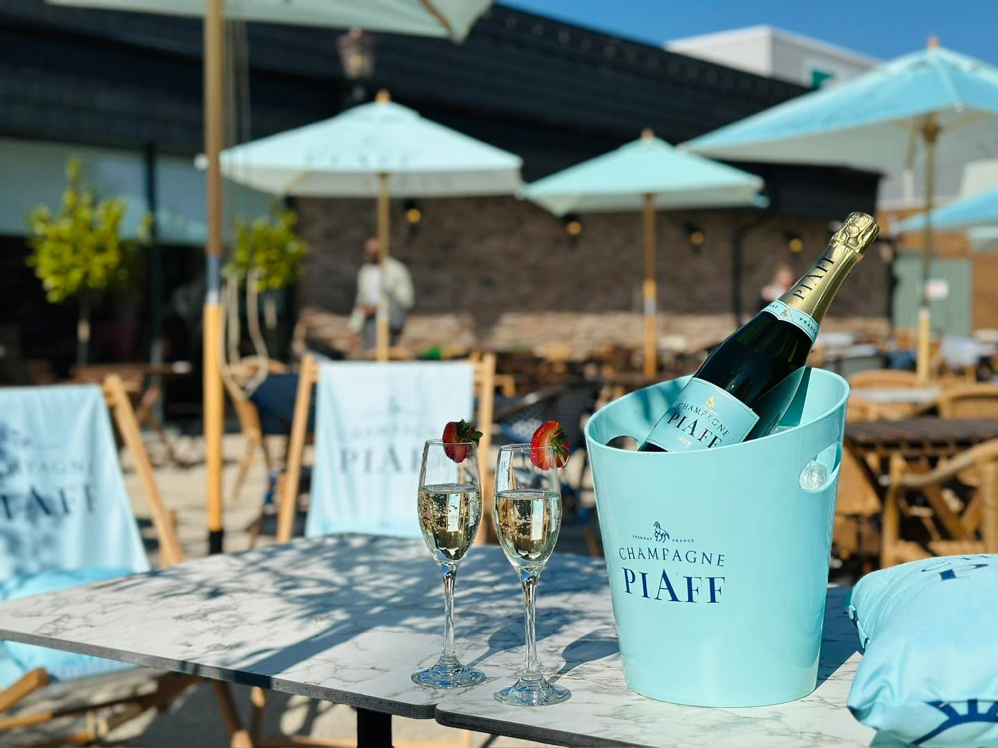What a glorious day ☀️
Our terrace is open for lunch, dinner or afternoon drinks 🍹
Our friendly team would love to look after you today! 😊