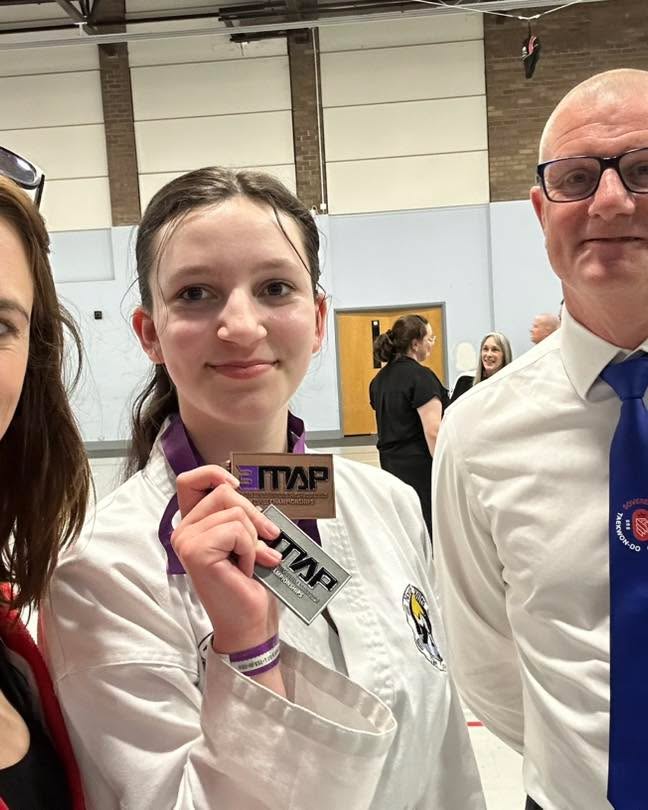 Proud day out for Sovereign TKD at the EMAP competition 👊🔥
Took our small but mighty squad — the dream team — and they delivered:
🥈 Eryn – Silver in sparring
💪 Daniel – Faced some tough matches and fought hard, finishing just outside the medals
🥈 D2 – Silver in sparring
🥉🥈 Lydia – Bronze in patterns & Silver in sparring
Great effort, determination, and team spirit all around. Back to training and building from here 💯🥋
#SovereignTKD #DreamTeam #Taekwondo #MartialArts #CompetitionDay #ProudCoach #TeamSpirit #HardWorkPaysOff #NextLevel #EMAP