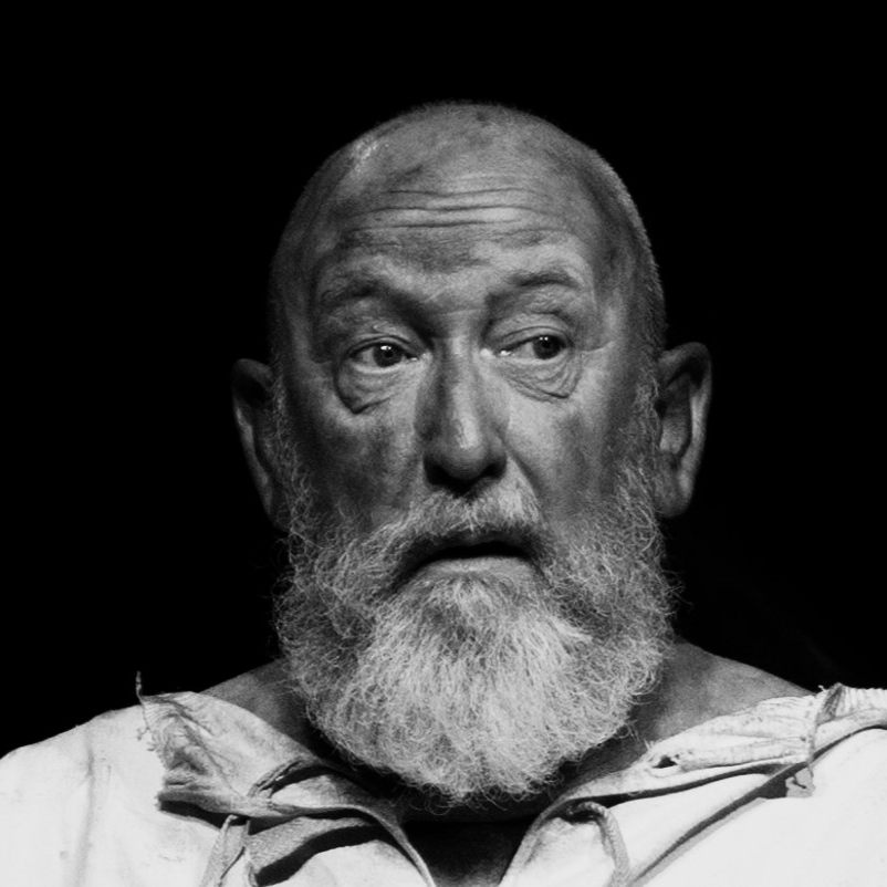 Join that lovable rogue FALSTAFF next week and he brings loud laughter and regaling of his wild and boisterous life to the Alma Theatre.
Shakespeare's comic character - part scallywag, part clown, part gentlemen is brought to us by the most stunning and historic of theatres, @ellen_terry_barn_theatre who developed this critically acclaimed production back in 2022 and are now on the road for a very limited tour.