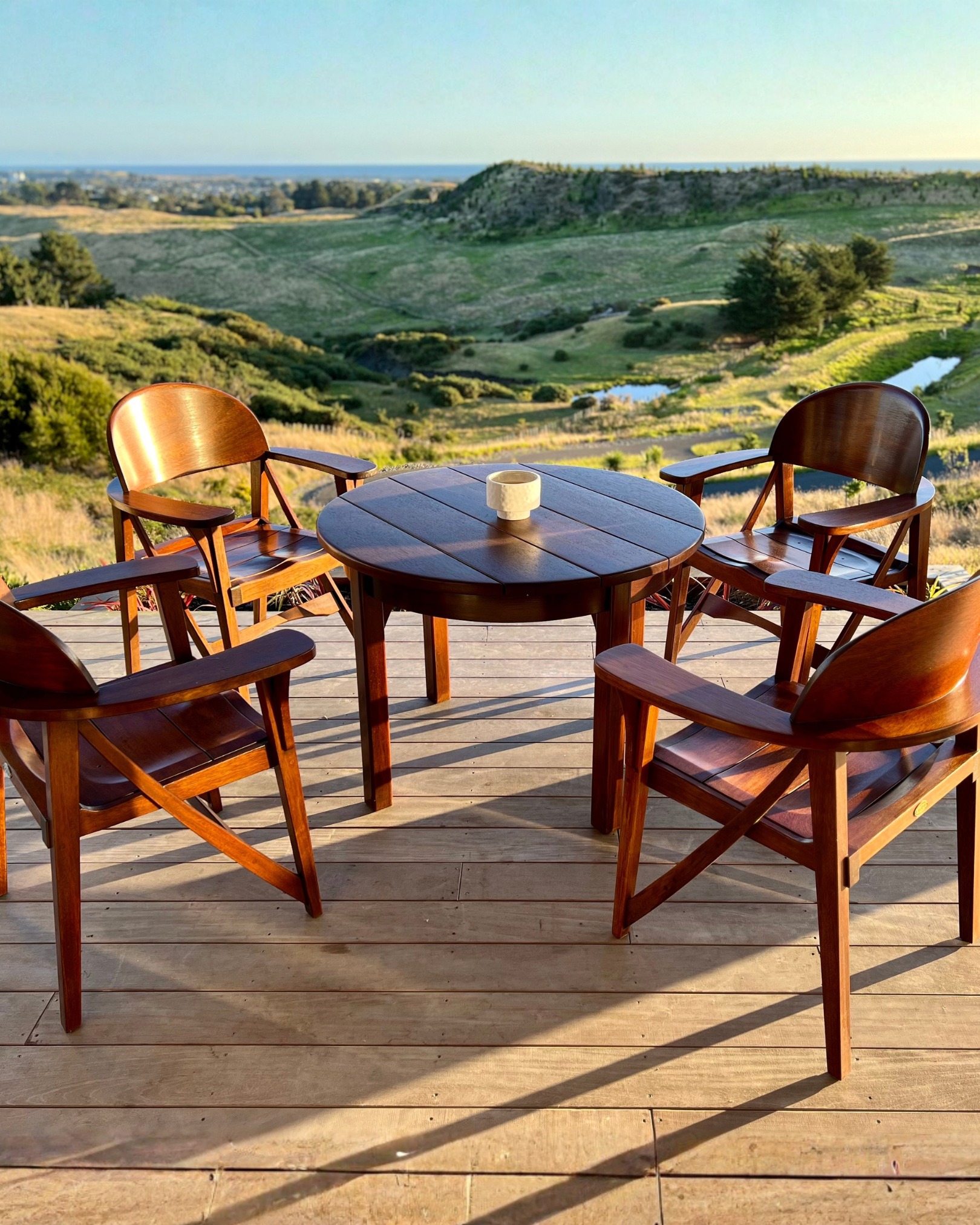 The right setting begins with the right fit.
Our round suites are designed across a range of sizes, from more intimate settings to generously scaled pieces made for larger gatherings. Each one holds the same sense of balance and connection, simply tailored to suit your space.
Timeless in form and considered in proportion, they invite people to come together with ease.
Because every space deserves a setting that feels just right.
Proudly Designed & Handcrafted in New Zealand Since 1984.
Explore more on our WEBSITE, link in bio!