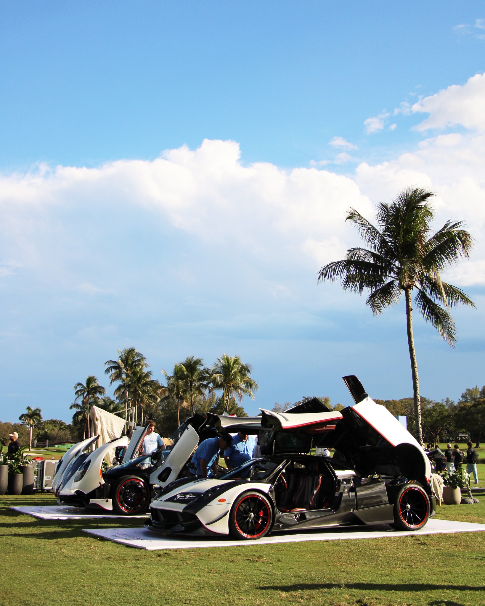 Paganis in paradise ๐ด Pagani Utopia and Huayra on display at @modaevents_official in Miami ๐ธ
๐ป StephenCookMedia.com
#modamiami #pagani #paganiutopia #paganihuayra #miami