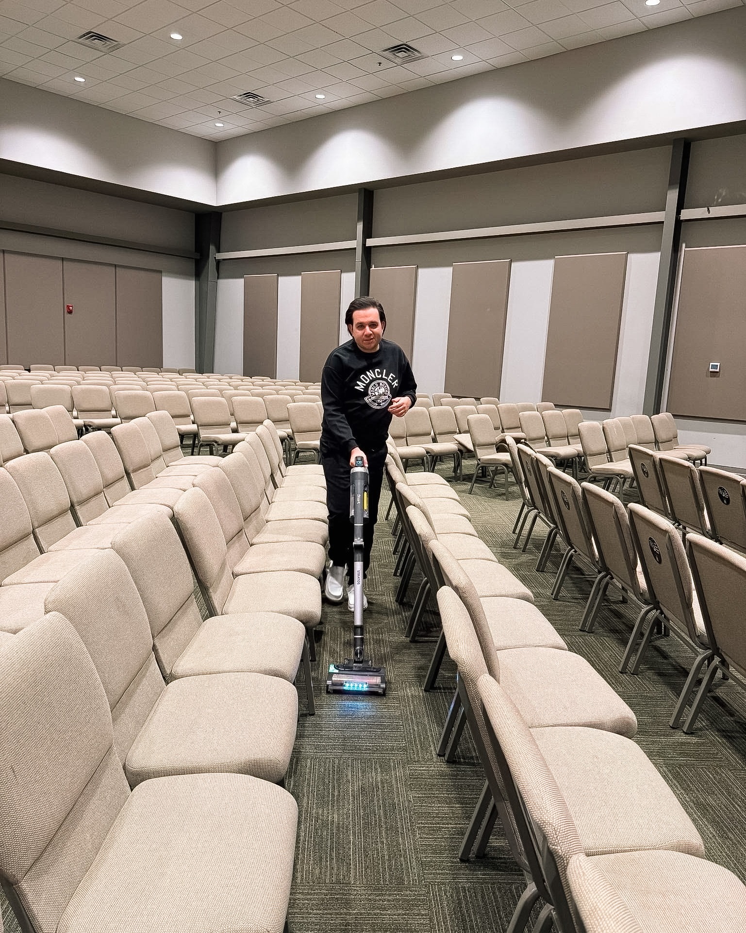 Our Pals spent the day volunteering at River Oaks Church, helping them get the auditorium ready by vacuuming, straightening chairs, cleaning glass, and restocking supplies.
We love our community partnerships and the opportunity for our Pals to shine! 🌟
#SpecialNeedsAdults #Volunteering #MurfreesboroTN