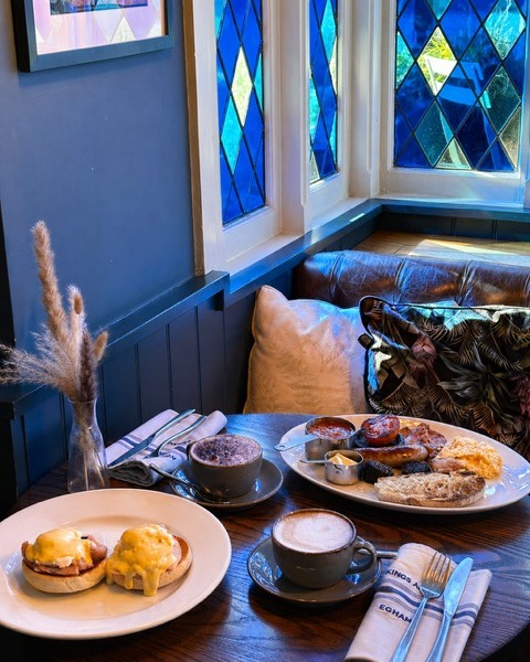 Bank Holiday Weekend is back again!
Join us this weekend for a relaxed start to your day.
Our freshly cooked breakfasts are served from 8-11am. Whether you're tempted by a Full English or just after a light bite to start your day, we have you covered.
Fingers crossed for sunshine this bank holiday. We think it's the perfect excuse to join us for Breakfast, Lunch or Dinner.
#bankholidayweekend☀️ #thekingsarmsegham #fullenglishbreakfast #sunshine