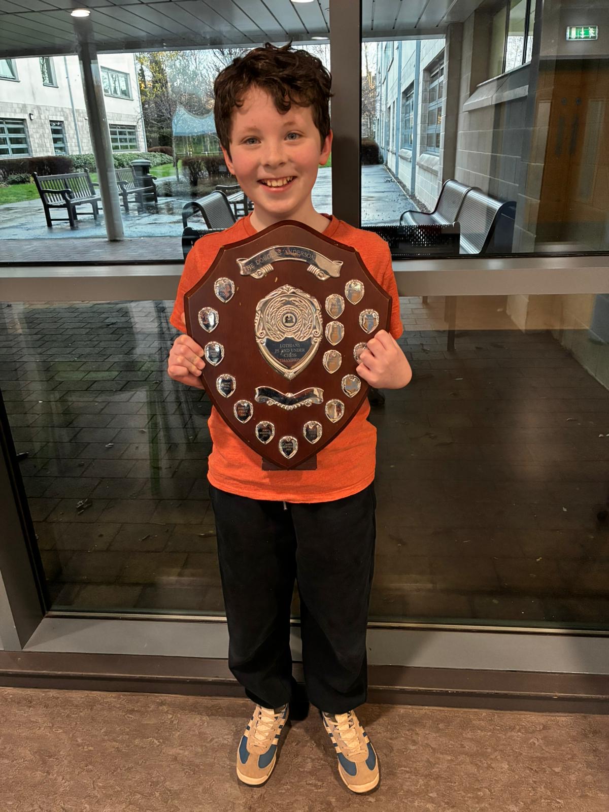Huge congratulations to Jude Henderson, one of our brilliant young ECA students, on winning the Lothian Junior Championship, P5 & Under section.
A fantastic achievement and a lovely reward for all his hard work and enthusiasm.
Everyone at Edinburgh Chess Academy is very proud of you, Jude!