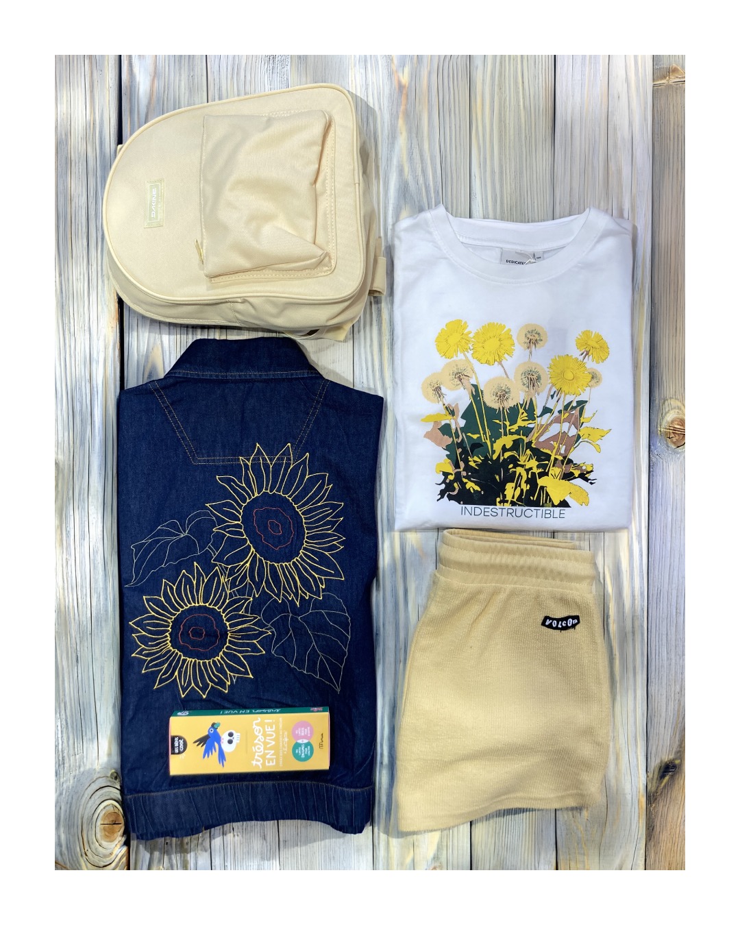 🌼 Pour traverser les champs !
Le combo parfait pour se balader incognito dans les champs de pâquerettes !!!
Disponible au shop 🛍️
Passe nous voir 📍 La Clusaz
#laclusaz #mountainlife #streetwear #fleursdemontagne #outdoorstyle #drugstorelaclusaz
