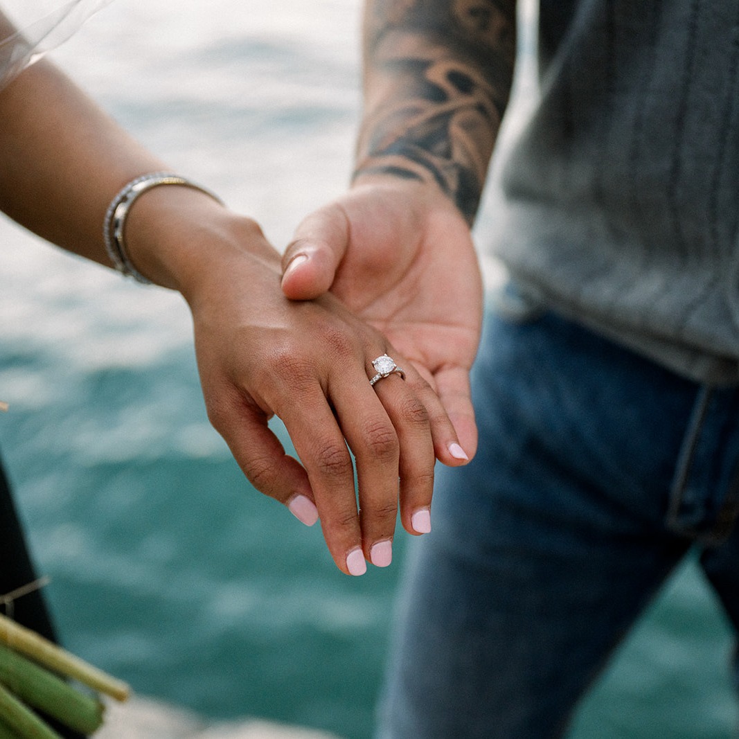20 days, 20 proposals 💍
Day 11/20 — A beach proposal with the gorgeous skyline in the backdrop🏙
Made even better by a sunset that showed up at the right time.
#shesaidyes #chicagophotography #engagementshoot