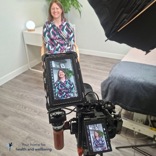 Lights, camera…Carolyn! 🎥
We had our monthly session with @acottstudios this morning with the lovely Nojas behind the camera and Carolyn, one of our Acupuncturists, in the hot seat. Stay tuned - something exciting is coming! #physicalbalance #thestudioatphysicalbalance #basingstokeclinic #acottstudios #newvideos #newcontentcomingsoon #acupuncturebasingstoke
