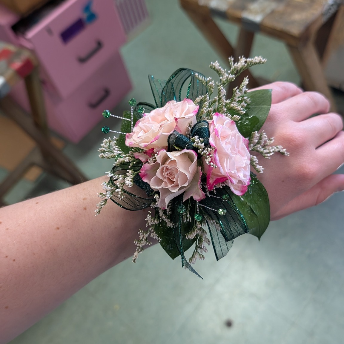 We are accepting corsage and boutonniere orders until 4 pm this Wednesday, 04/29, for Eastmont Prom that is happening on May 9th. 🌸✨
Please give us a call at 509-884-7838 or come on in at 192 9th St NE, East Wenatchee and we would be happy to add your order to our queue.