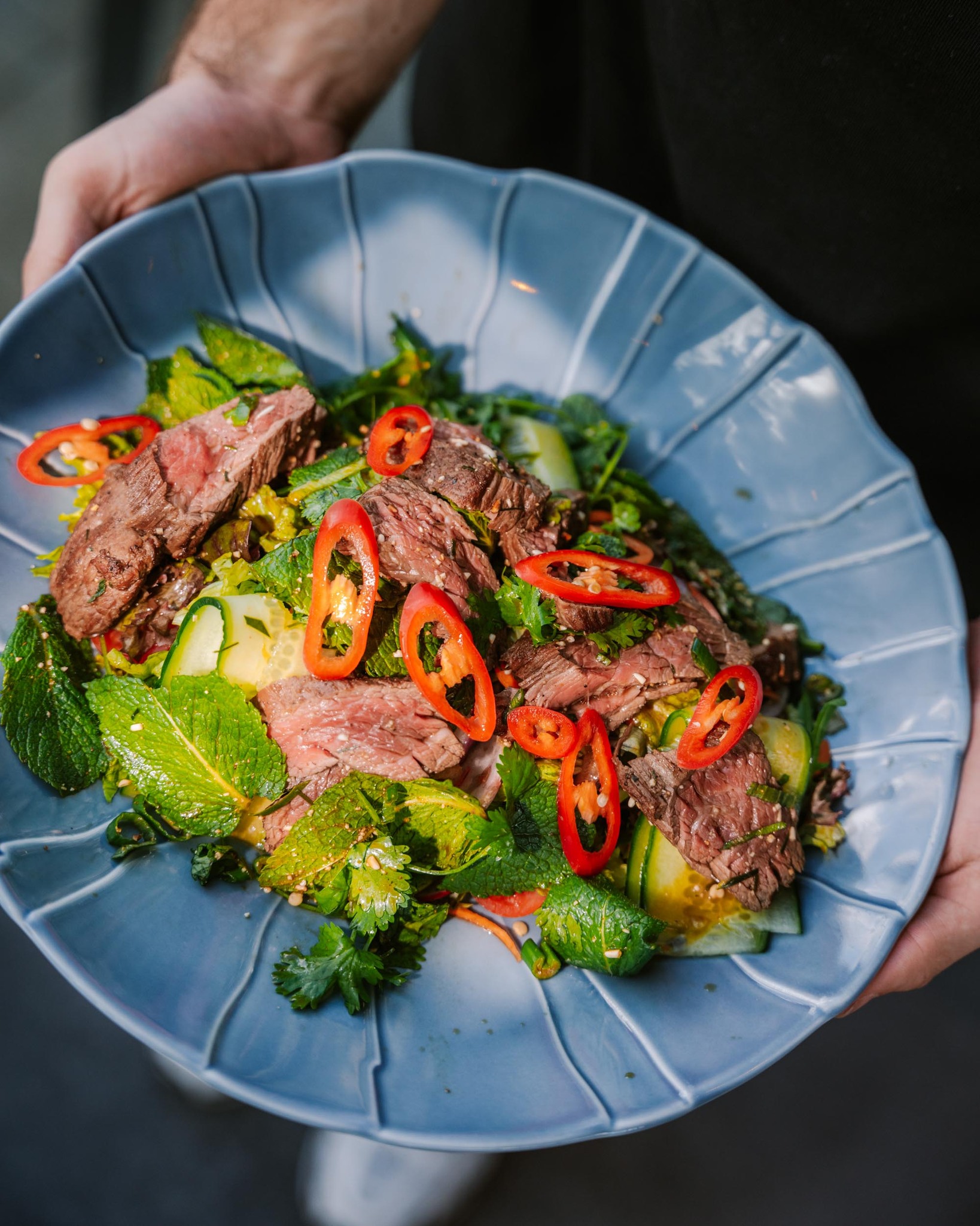 Zin in iets met pit? 🌶️
Laat je verrassen door onze Thai Beef Salade: boordevol Aziatische smaken en afgewerkt met een pittige kick van jalapeño’s. Een echte smaakexplosie! ✨
#hotspothasselt #cultuurhasselt #uitetenhasselt #theatercafe