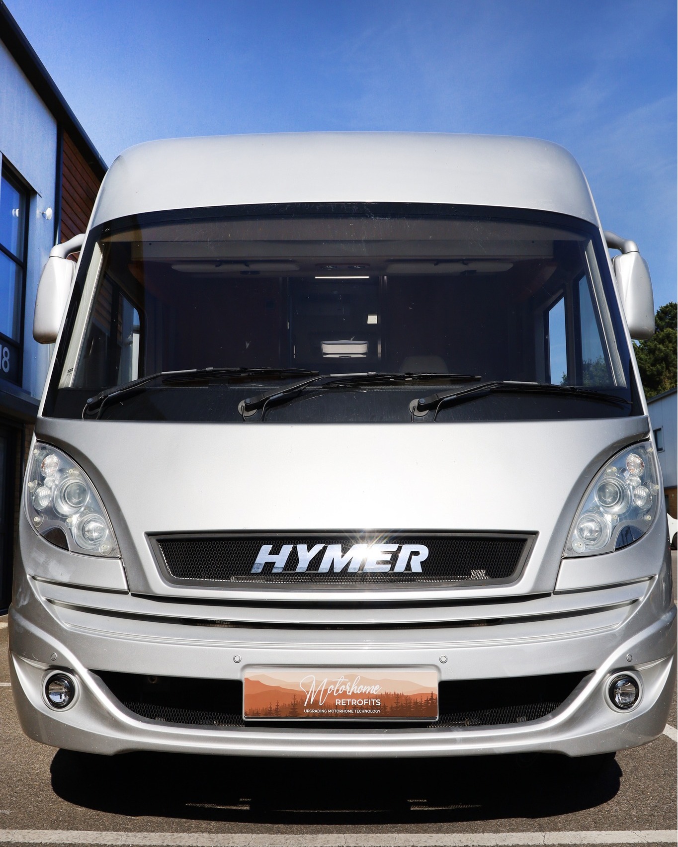 This 2018 Hymer Duo Mobil has had our front and rear colour coded parking sensor upgrade - neat and discreet sensors blending in perfectly with the vehicles paint job! 👀
These look great and help to give you peace of mind when parking or manoeuvring your motorhome.
👉 Get in touch through our contact form today! 📩