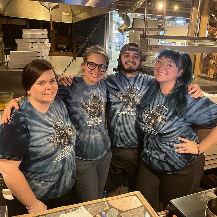 WE ARE HIRING⚡️⚡️⚡️
Dinner line cooks and dish washers. Summer is here and the Beer Garten opens tomorrow! 🐝🍻
Apply on our website www.darkhorsebrewery.com