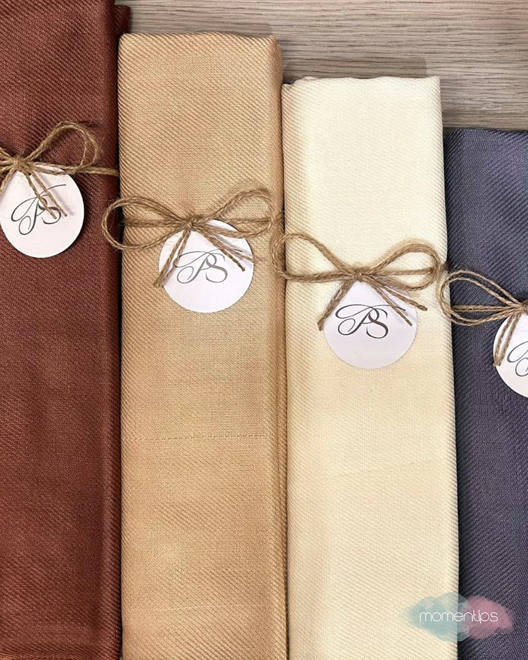 Pashminas con la gama de colores del evento.
---
👉 www.momentips.com
☎ 55 3552 2022
✈ Envíos a todo México
---
Recuerdos, detalles y regalos personalizados para ocasiones especiales.
#Momentips #productospersonalizados #recuerdos #recuerdosdeboda #detalles #detallespersonalizados #detallesparaeventos #bodas #bodasmexico #bautizo #detallesbautizo #eventos #ideasparaeventos #recuerdospersonalizados #productospersonalizados #detallesboda #recuerdosboda #detallesqueenamoran #recuerdosparaeventos #pashminas #pashminaspersonalizadas #bodas2026