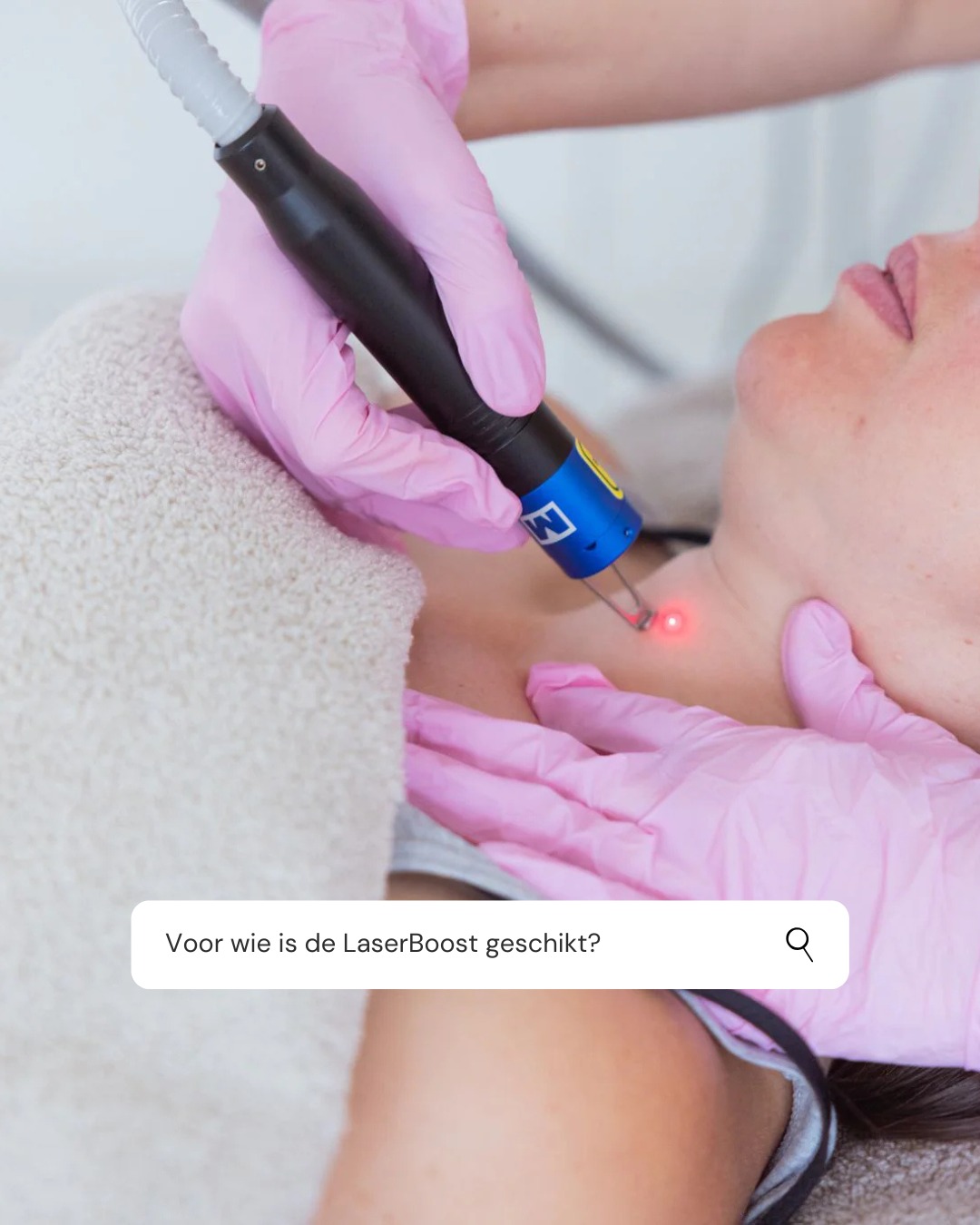 De LaserBoost is een veelzijdige behandeling die voor (bijna) iedereen een oplossing kan zijn om komaf te maken met verschillende huidoneffenheden zoals acnevlekjes, pigmentvlekjes, ouderdomsvlekjes, milia, steelwratjes en zichtbare adertjes.
Hoewel de behandeling veilig en doelgericht is, is deze niet in elke situatie geschikt. Daarom bekijken we altijd zorgvuldig of jouw huid op dat moment behandeld kan worden 🔎
Er zijn enkele uitzonderingen waarbij we de LaserBoost niet uitvoeren, zoals bij zwangerschap, actieve infecties of wondjes op de huid, wanneer je recent in de zon bent geweest of wanneer bepaalde medicatie de huid gevoeliger maakt 🚫
Twijfel je of het voor jou kan? Dan kijken we dat graag samen met jou na. Je mag altijd een privéberichtje of mailtje sturen voor advies. Ook tijdens het intakegesprek nemen we uitgebreid de tijd om jouw huid te analyseren en een persoonlijk behandelplan op te maken 😊
Kies voor huidverbetering die werkt. Kom langs bij Pur’Elle.
Veel liefs,
Lien
Pur’elle Huidinstituut
☎️ 0494 58 65 50
📩 info@purelle.be
🌍 www.purelle.be