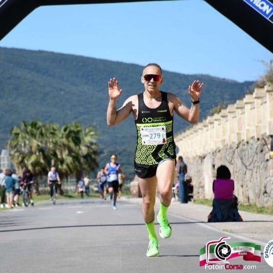 Giro della Laguna - Orbetello Half Marathon 🏃🏻♂️ 26.04.2026
Il mitico @beppe77mid effettua ancora una mezza maratona 👏🏻
classificandosi 8° assoluto e 1° nella sua categoria 🥇👏🏻
Grande risultato! 🤩
@casadellottica_sa
@dynoptic
@lidlch
@farmaciasolduno.ch
@nikoneurope
@pissei @noe_gianetti - pissei
@performancesport
@giuliani_sa
@parisfalegnameria
@AMIfiduciaria
@gh_design_officineghidoni
#orbetellohalfmarathon #run2026 #SportPassion #race #sport #stravarun