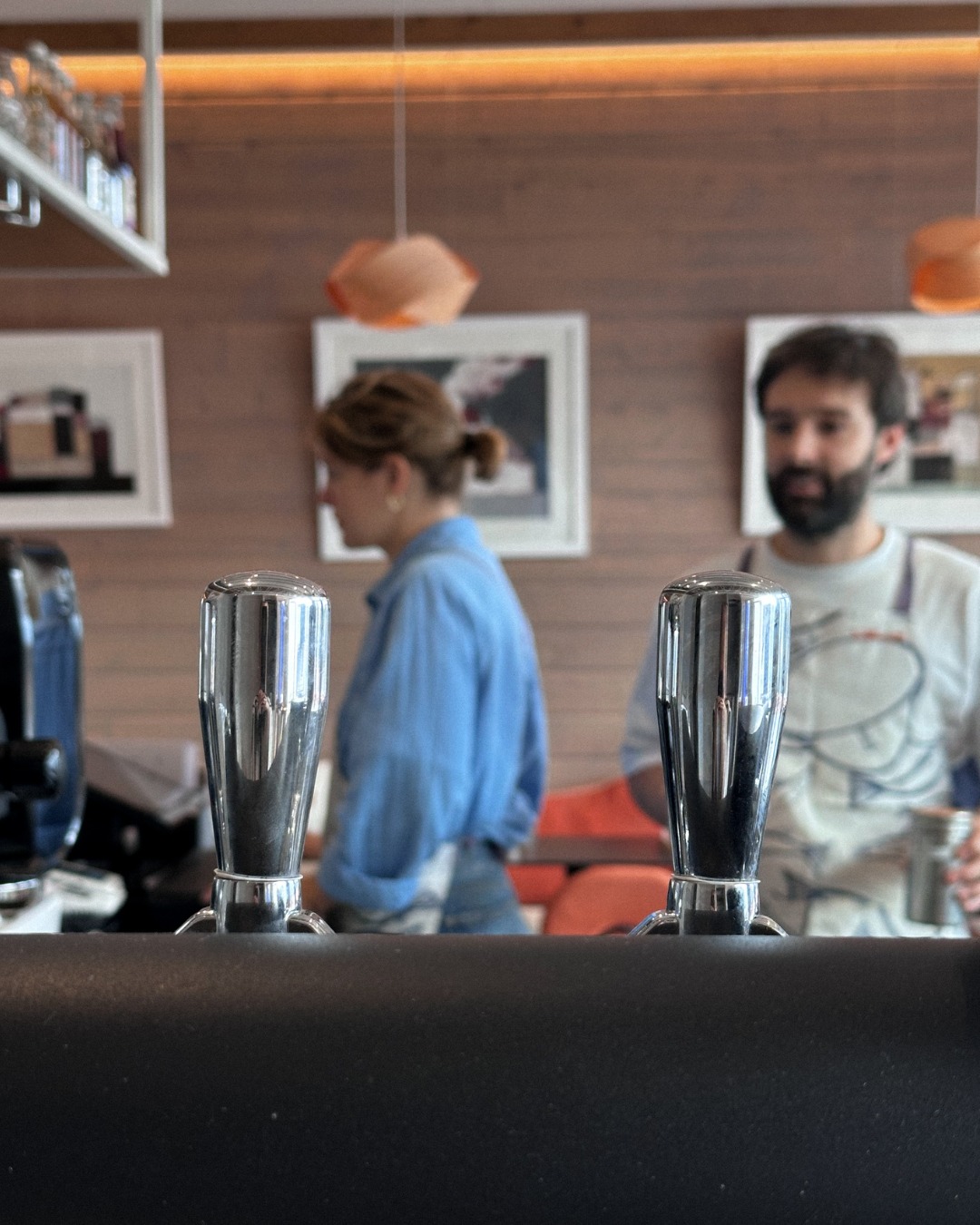 Pensez à réserver vos moments chez Entre Nous 💙
Seul, en famille ou en amoureux… chaque table raconte une histoire gourmande.
On vous attend pour partager la vôtre.
-
Entre Nous
35 rue de la marine
29730 Le Guilvinec
+33 (0)2 98 92 73 56
Ouvert du jeudi au mardi 🌈
#entrenous #guilvinec #entrenousguilvinec #restaurantguilvilnec #reservation #momentgourmand #paysbigoudensud #bigoudenjoy
Crédit photo : @bibiche_com