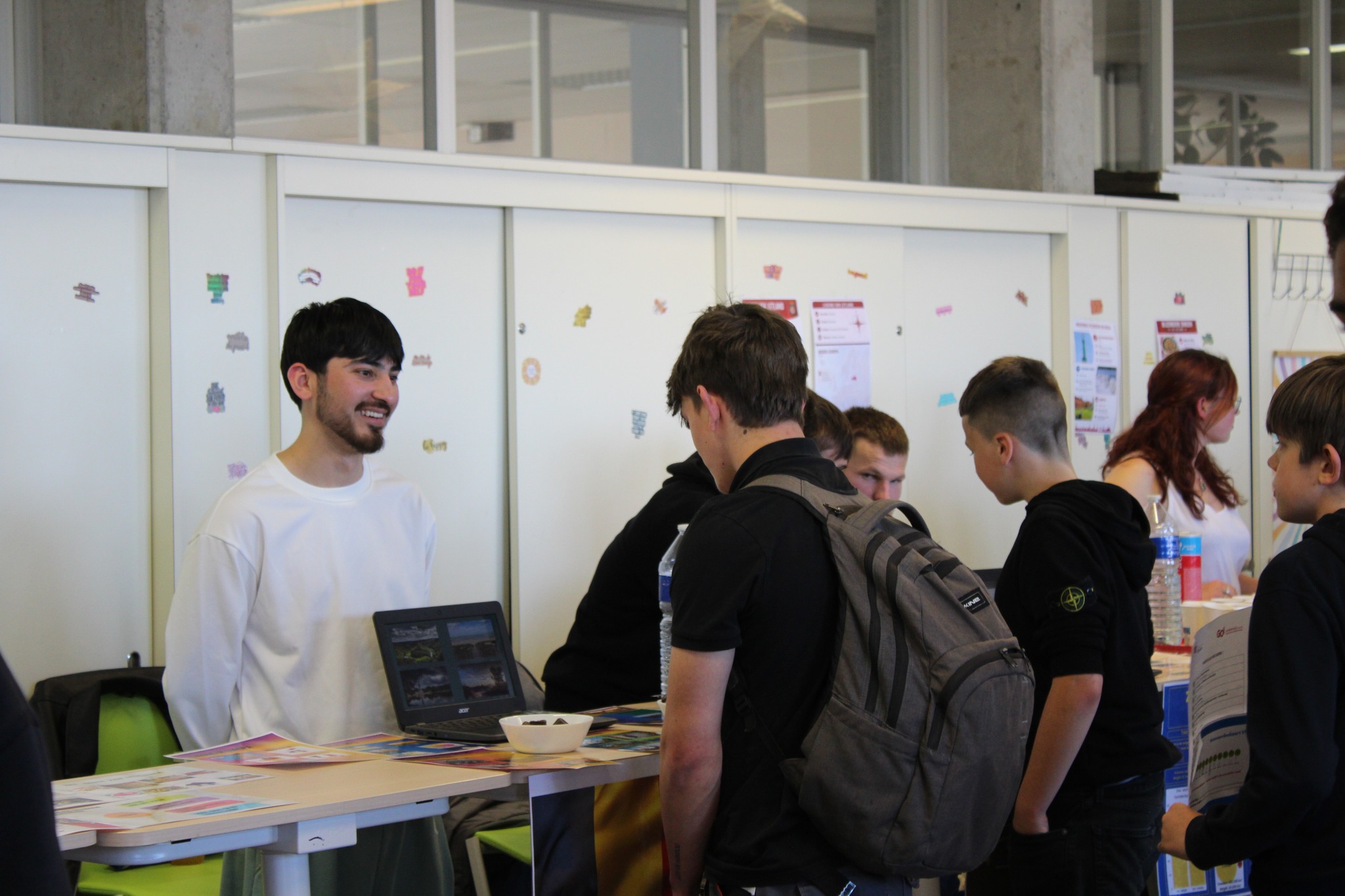 Heb je onze open avond van vorige week vrijdag gemist? Geen probleem! ๐
Ben je benieuwd naar onze school en ons aanbod? Neem gerust contact met ons op via het contactformulier โ we helpen je graag verder! ๐ฉ
Klaar om de volgende stap te zetten? Je kan ook eenvoudig een afspraak maken om je in te schrijven: via mail, telefonisch of via het contactformulier. ๐๏ธ
๐ https://www.erasmusatheneum.be/contact
Hopelijk tot snel! ๐