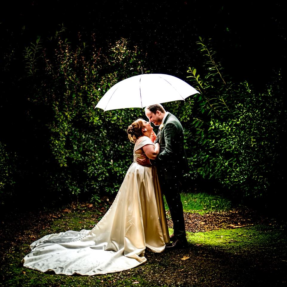 “What if it rains?” is probably one of the most common questions I get asked.
Honestly?
Not a lot changes.
The day still happens. People still laugh. You still get married. And half the time the photos end up looking even better because everyone stops trying to make things perfect and just rolls with it.
I wrote this week’s blog all about rainy wedding days, why they’re nowhere near as disastrous as people think, and why some of my favourite weddings have happened under grey skies.
Worth a read if you’re currently checking the weather app 14 times a day 👀👇
https://www.jonathandavid-photography.co.uk/post/what-actually-happens-if-it-rains-on-your-wedding-day
#weddingplanning
#ukwedding
#weddingphotographer
#weddingblog
#rainywedding
#weddingtips
#engaged
#bridetobe
#groomtobe
#weddingplanninguk
#realweddings
#weddinginspiration