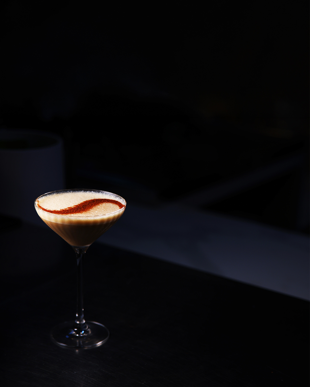 🍸✨ Ambiance tamisée, cocktails signatures et saveurs italiennes…
11 Production a eu le plaisir de réaliser un reportage photo complet au restaurant @basta.reims , situé au 30 rue de Mars à Reims.
Des cocktails aux cuisines, en passant par les plats et l’atmosphère du lieu, chaque détail a été capturé pour mettre en valeur l’univers unique de Basta et enrichir leur communication visuelle. 📸
Et ce n’est que le début… d’autres photos arrivent très bientôt 👀
Merci à toute l’équipe de Basta pour leur confiance ! 🍹
#photographereims #restaurantreims #basta #italien #restaurantitalien #cocktail #videaste #reims #pro