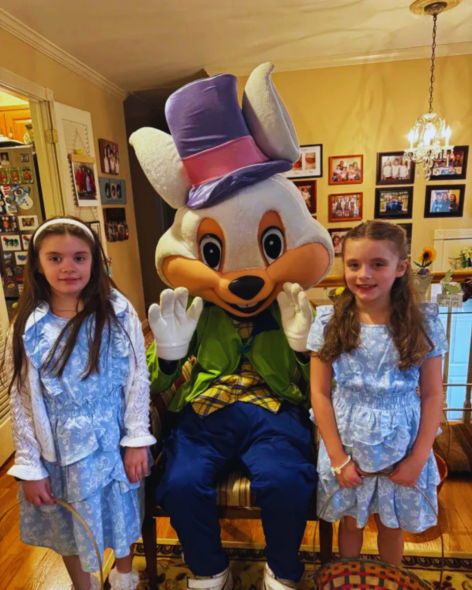 The Easter Bunny made a special stop in Hawthorne, NY… and safe to say, it was a hit 🐰🥚😄
Private visits like this turn a regular day into something the kids will be talking about all year. Smiles, photos, and just the right amount of Easter magic right at home.
This was one of our favorite moments from this month’s Easter celebrations… simple, personal, and full of energy.
Already looking ahead to next year? These visits go fast.
.
.
#EasterBunny #EasterVisit #HawthorneNY #WestchesterNY #EasterCelebration #PrivateEvent #FamilyFun #KidsEntertainment #SpringEvents #MagicalMemories