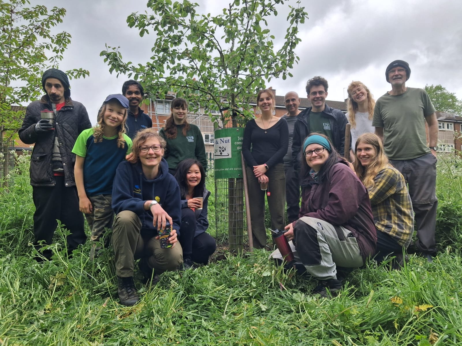 #BankHoliday fun at #BeilbyRoadOrchard in #Stirchley! The soft fruit area and the main orchard now look beautifully cared for.
Take a look if you're nearby, the orchard is just off #FordhouseLane on the River Rea Path.