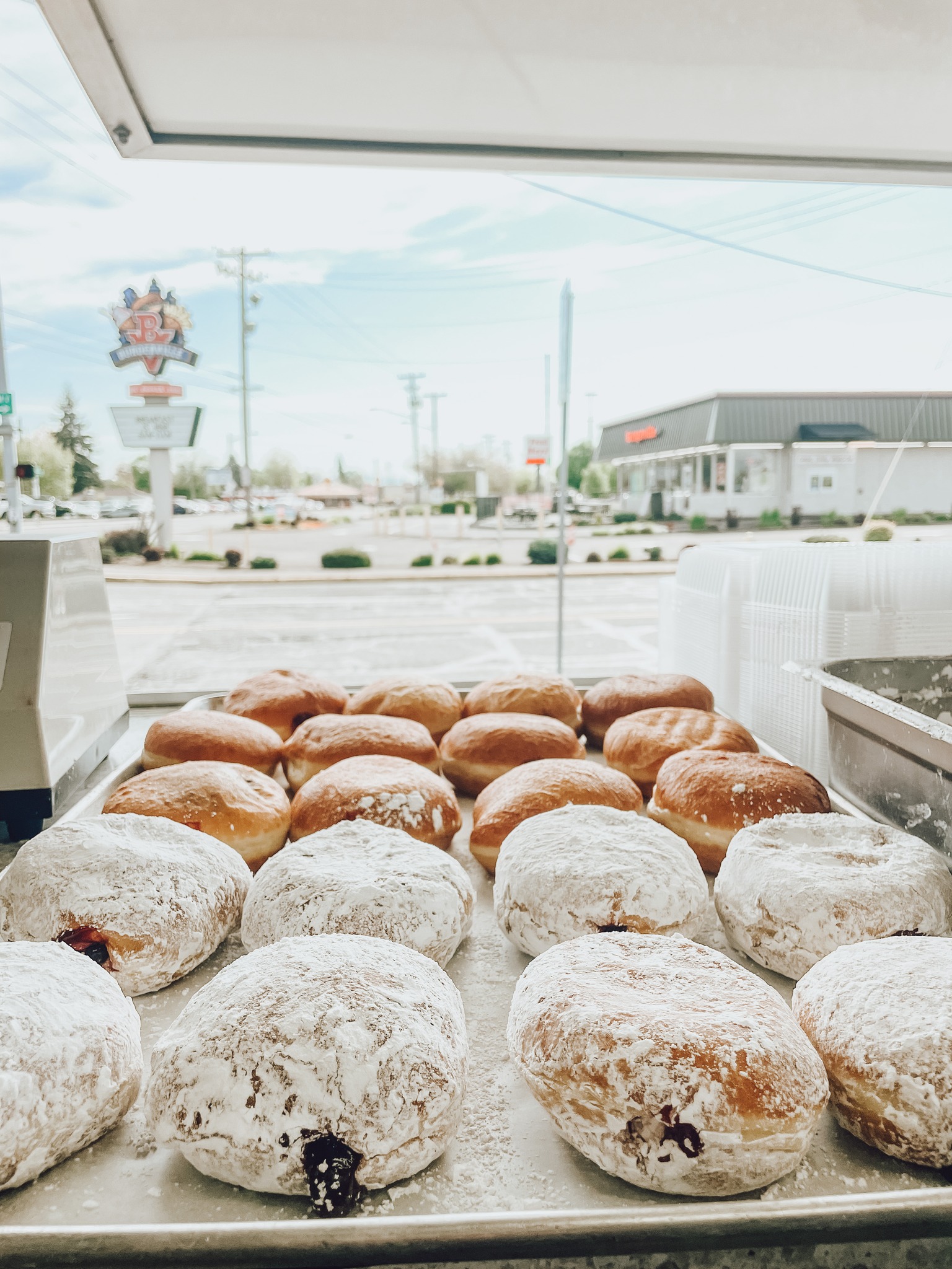 Happy Thursday Albany 🫶
Local's will be back at Bi-Mart tomorrow, May 8th.
ADDRESS: 2272 SE Santiam Hwy, Albany
HOURS: 9-3
SPECIAL: ✨The Marion Berry Filled Donut✨
Along with our special, we will also be serving our original vanilla glazed donuts, cinnamon sugar donuts, handcrafted soft pretzels, and Blue Silo Creamery milk and chocolate milk.
GIVEAWAY: We are giving away a half dozen donuts/pretzels to 2 lucky followers!
TO ENTER:
✨LIKE THIS POST
✨FOLLOW OUR PAGE
✨TAG YOUR FRIENDS
Winners will be announced tomorrow morning and will also be contacted directly. Please be aware of scammers posing as our page, we will NEVER ask for credit card/personal information to claim your prize.
See you soon! 🫶