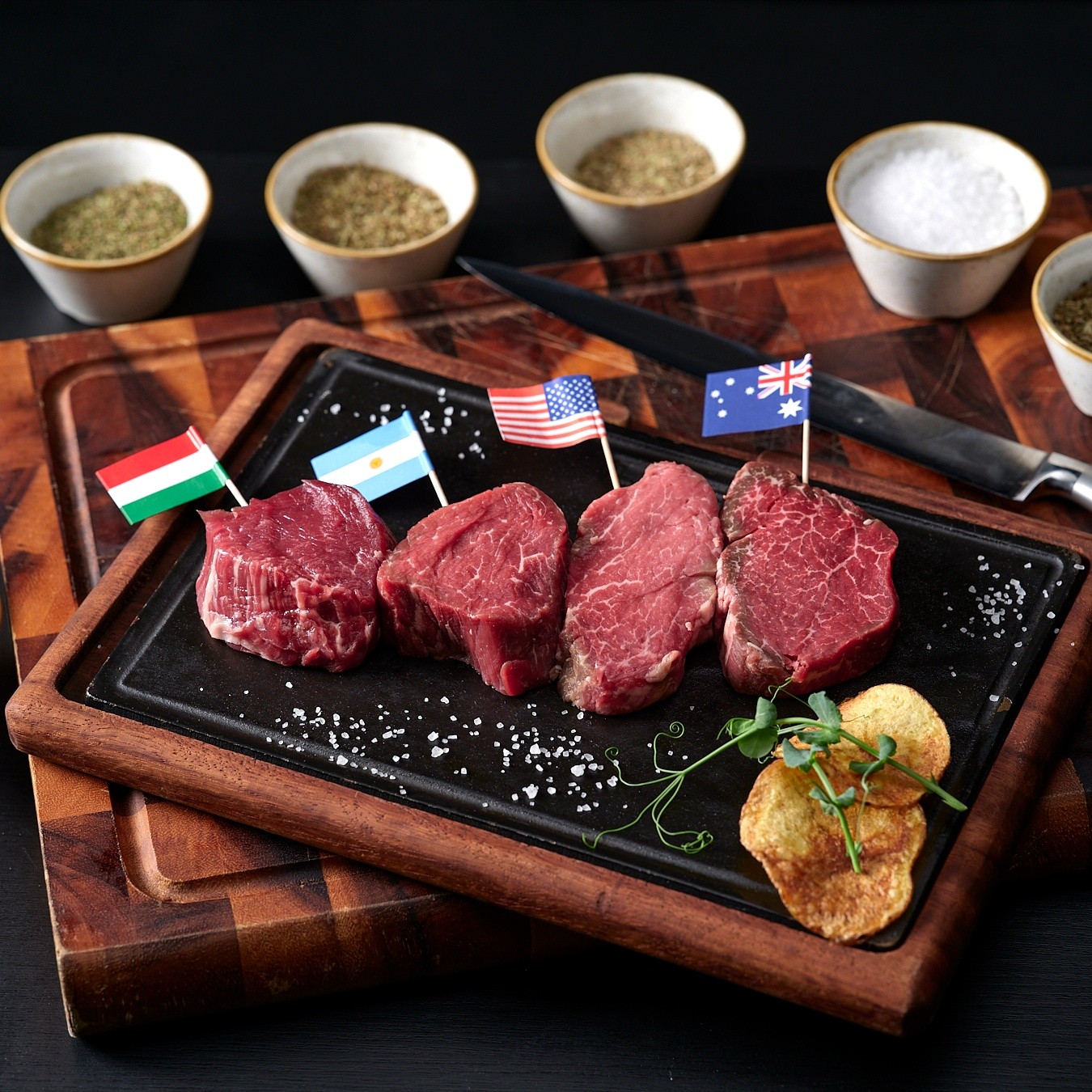 15 éve a minőség és a választás szabadsága mellett.
Sokan gondolják, hogy a steak megfizethetetlen luxus. Mi 15 éve bizonyítjuk az ellenkezőjét: étlapunkon több mint 7 ország legkiválóbb húsai szerepelnek, a 9 000 Ft-os alapdaraboktól az 57 000 Ft-os exkluzív vágásokig.
Miért válassz minket?
Garantált ár-érték arány: Management csapatunk folyamatosan monitorozza a budapesti kínálatot, hogy árainkat mindig a versenyképes piaci mediánban tartsuk.
Hatalmas választék: Nálunk a pénztárcádhoz és az ízlésedhez is megtalálod a tökéletes húst.
Profi háttér: 15 év tapasztalata és motivált csapatunk a garancia a csalódásmentes vacsorára.
Nálunk a minőség alapvető, az ár pedig a Te döntésed. Várunk a La Pampában!
#steak #meat #steakhouse #steakhousebudapest #etterem