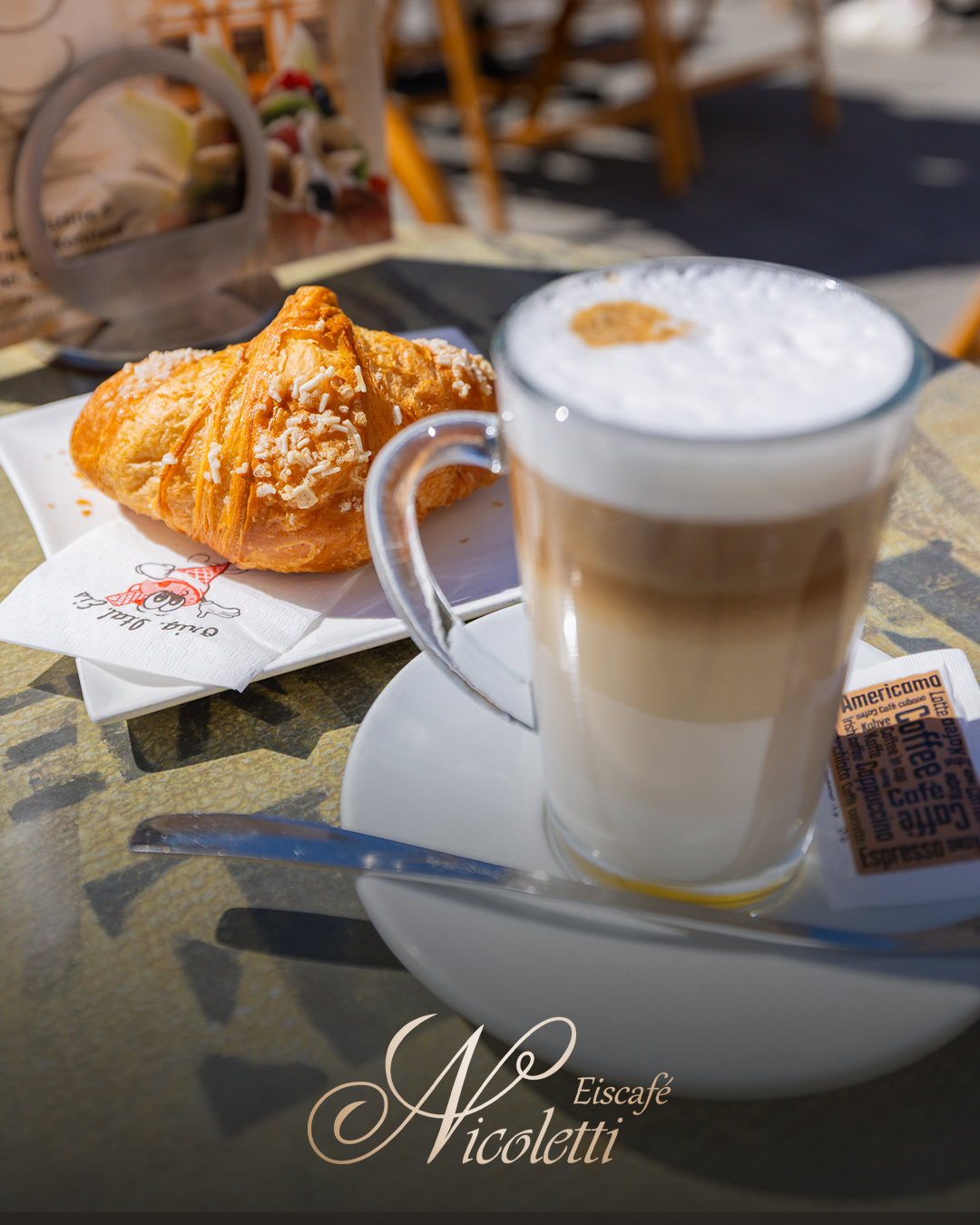 ☕🥐 Perfekter Start in den Tag im Eiscafé Nicoletti!
Genieße cremigen Latte Macchiato und frisch gebackenes Croissant in entspannter Atmosphäre – genau der kleine Genussmoment, den man sich verdient hat. ✨
Ob Frühstückspause, Kaffeetreff oder einfach eine süße Auszeit – bei uns schmeckt jeder Moment ein bisschen nach Italien 🇮🇹❤️
#EiscafeNicoletti #LatteMacchiato #CroissantLiebe #Kaffeegenuss #Frühstücksmoment
