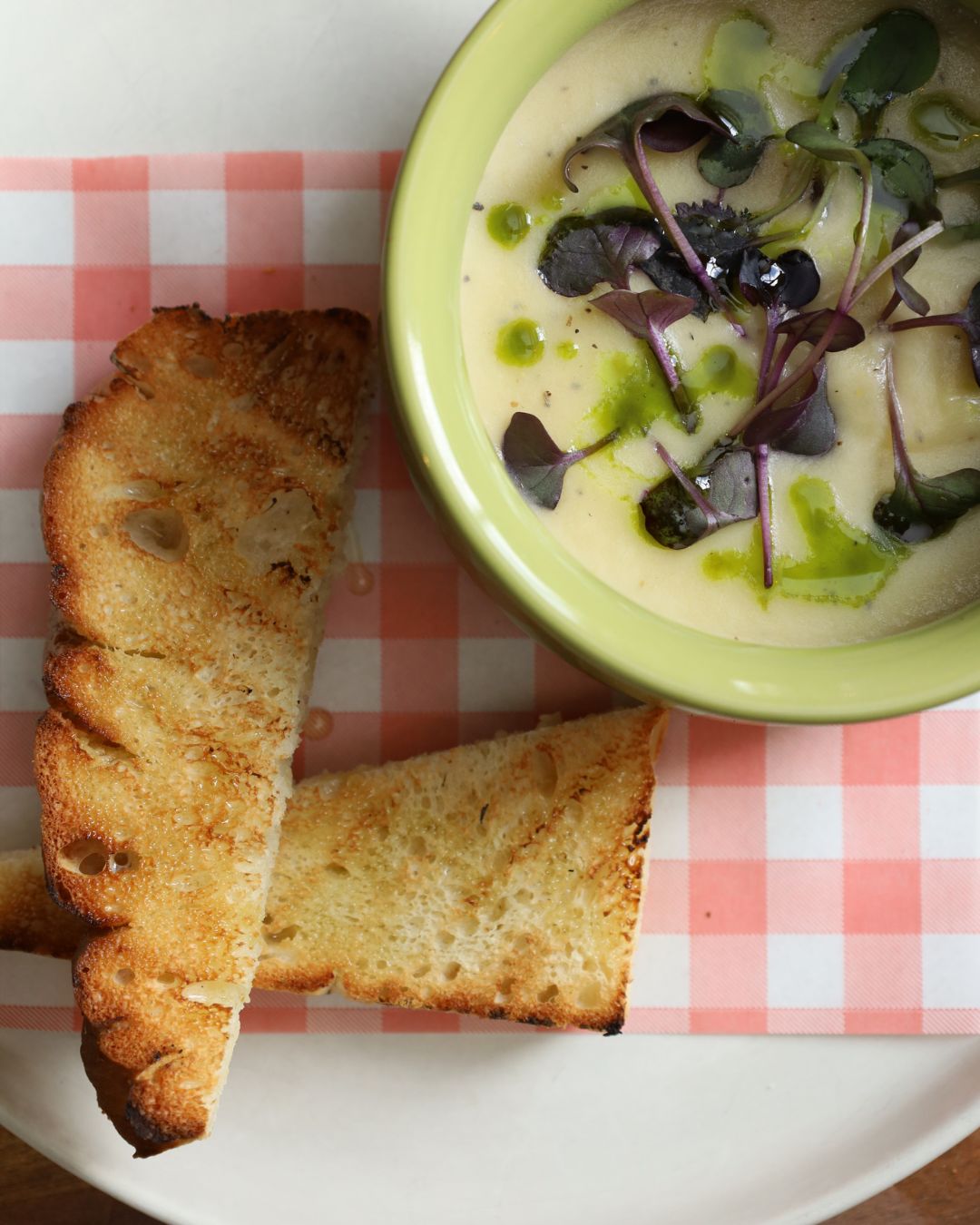 It's a tough gig selling soup, but given how crummy this weather has been, we figured you may have had an itch for something a little more hearty.
From Monday to Friday, our homemade soup specials are back. This week we've got a chorizo soup. Next week? Something new hits the pot. You'll have to pop in to find out.
#SydneySpecials #SydneyEats #SydneyFoodies